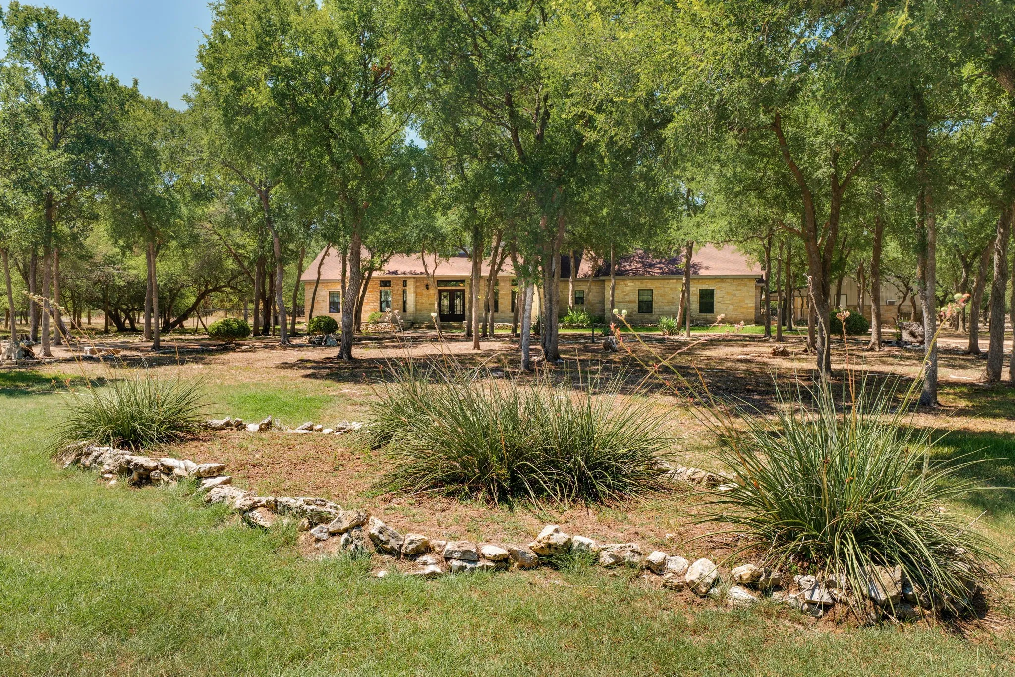 Single Family Residence For Sale in Mc Lennan County , 735 Winding Trail, Crawford, Texas 76638, 3 Bedrooms, 4 Bathrooms, 2 Garage spaces, 3,296 Sqft, built in 2004, Price $735,000, mls#21349493, Real Estate Agent in Crawford, Homes For Sale in Mc Lennan county, Homes For Sale in Crawford, Realtor in Crawford Texas, Real Estate Brokerage Independent Realty Texas, Luminita Cordes Realtor