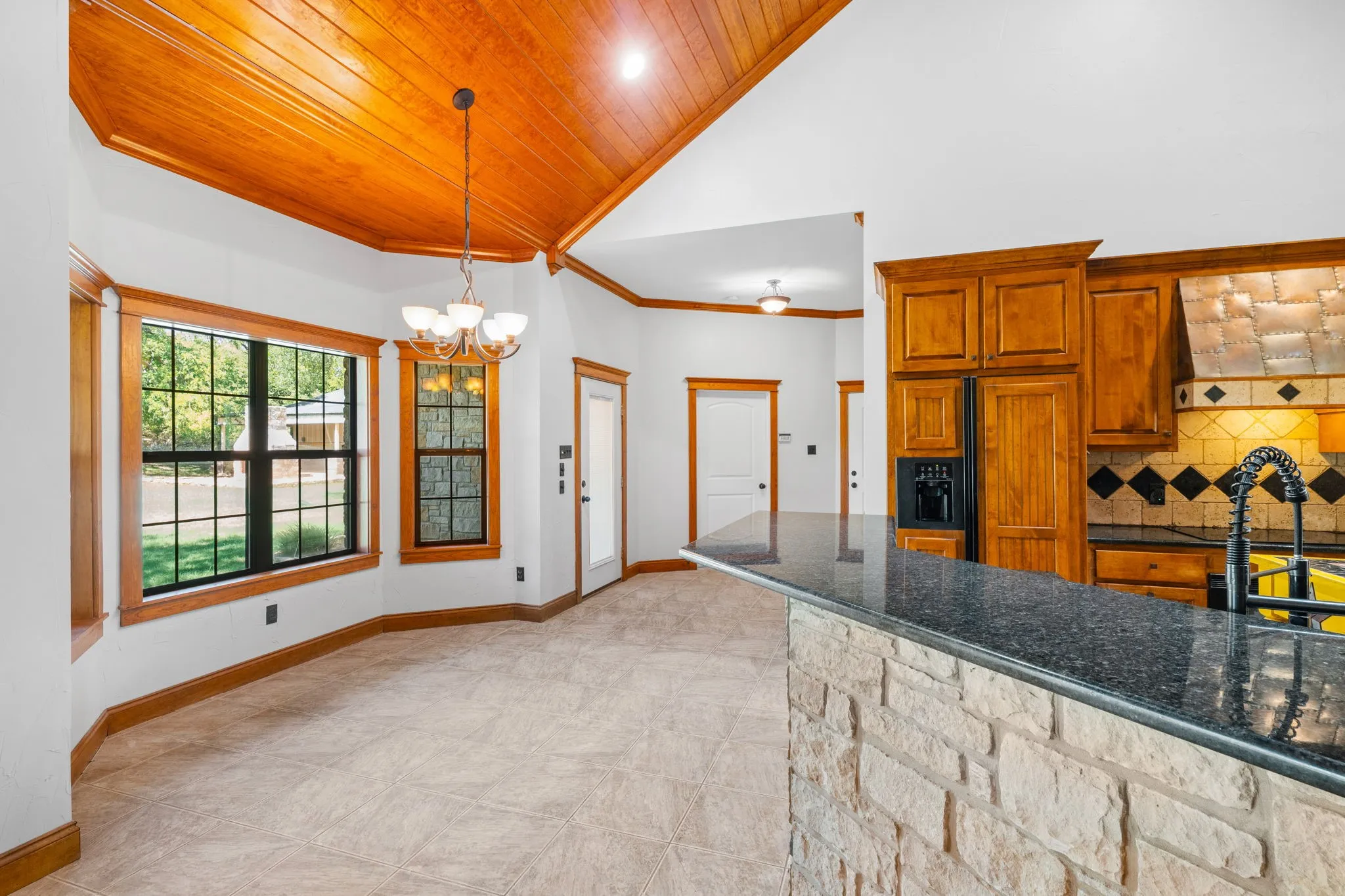 Single Family Residence For Sale in Mc Lennan County , 735 Winding Trail, Crawford, Texas 76638, 3 Bedrooms, 4 Bathrooms, 2 Garage spaces, 3,296 Sqft, built in 2004, Price $735,000, mls#21349493, Real Estate Agent in Crawford, Homes For Sale in Mc Lennan county, Homes For Sale in Crawford, Realtor in Crawford Texas, Real Estate Brokerage Independent Realty Texas, Luminita Cordes Realtor