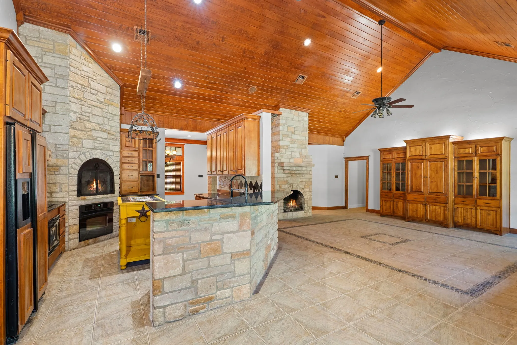 Single Family Residence For Sale in Mc Lennan County , 735 Winding Trail, Crawford, Texas 76638, 3 Bedrooms, 4 Bathrooms, 2 Garage spaces, 3,296 Sqft, built in 2004, Price $735,000, mls#21349493, Real Estate Agent in Crawford, Homes For Sale in Mc Lennan county, Homes For Sale in Crawford, Realtor in Crawford Texas, Real Estate Brokerage Independent Realty Texas, Luminita Cordes Realtor