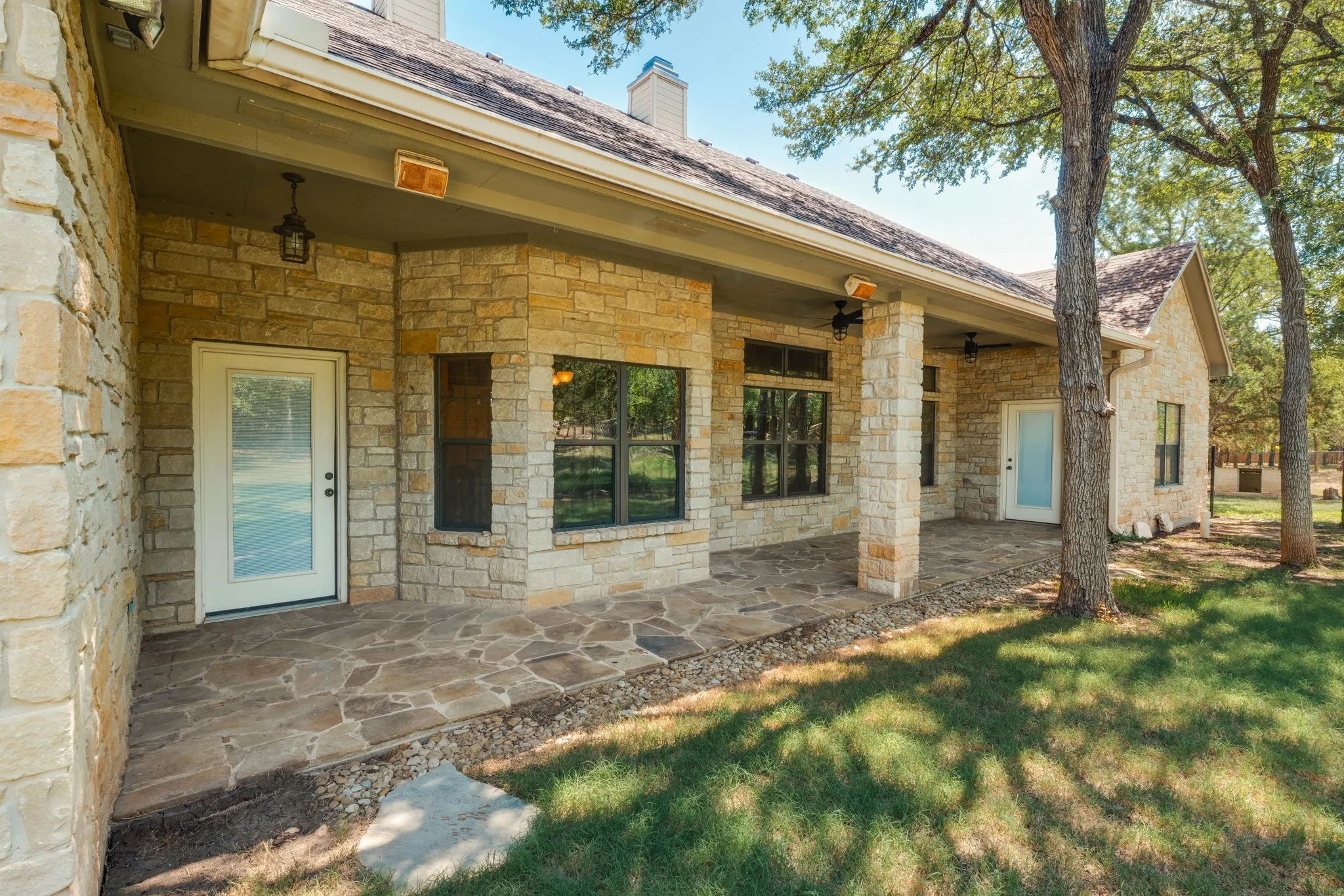 Single Family Residence For Sale in Mc Lennan County , 735 Winding Trail, Crawford, Texas 76638, 3 Bedrooms, 4 Bathrooms, 2 Garage spaces, 3,296 Sqft, built in 2004, Price $735,000, mls#21349493, Real Estate Agent in Crawford, Homes For Sale in Mc Lennan county, Homes For Sale in Crawford, Realtor in Crawford Texas, Real Estate Brokerage Independent Realty Texas, Luminita Cordes Realtor
