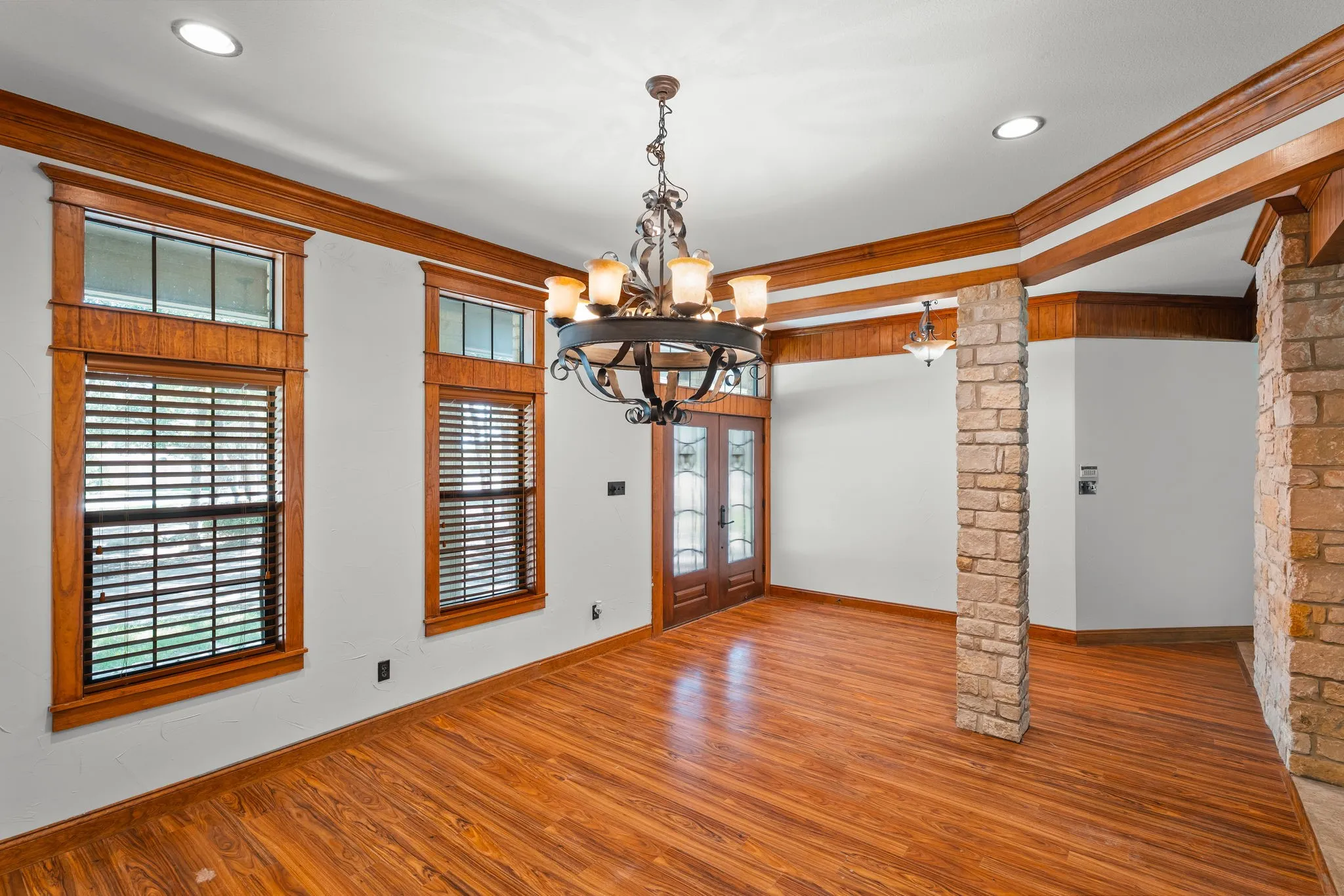 Single Family Residence For Sale in Mc Lennan County , 735 Winding Trail, Crawford, Texas 76638, 3 Bedrooms, 4 Bathrooms, 2 Garage spaces, 3,296 Sqft, built in 2004, Price $735,000, mls#21349493, Real Estate Agent in Crawford, Homes For Sale in Mc Lennan county, Homes For Sale in Crawford, Realtor in Crawford Texas, Real Estate Brokerage Independent Realty Texas, Luminita Cordes Realtor