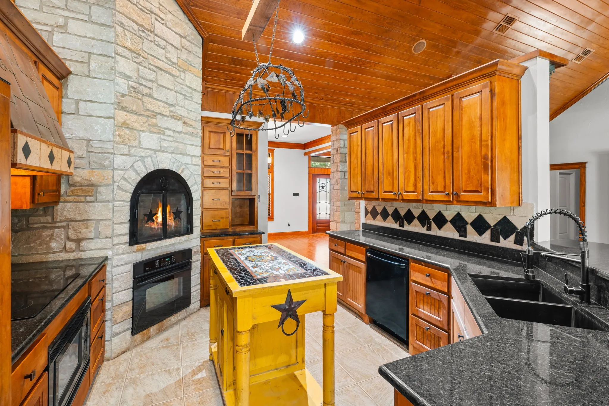 Single Family Residence For Sale in Mc Lennan County , 735 Winding Trail, Crawford, Texas 76638, 3 Bedrooms, 4 Bathrooms, 2 Garage spaces, 3,296 Sqft, built in 2004, Price $735,000, mls#21349493, Real Estate Agent in Crawford, Homes For Sale in Mc Lennan county, Homes For Sale in Crawford, Realtor in Crawford Texas, Real Estate Brokerage Independent Realty Texas, Luminita Cordes Realtor