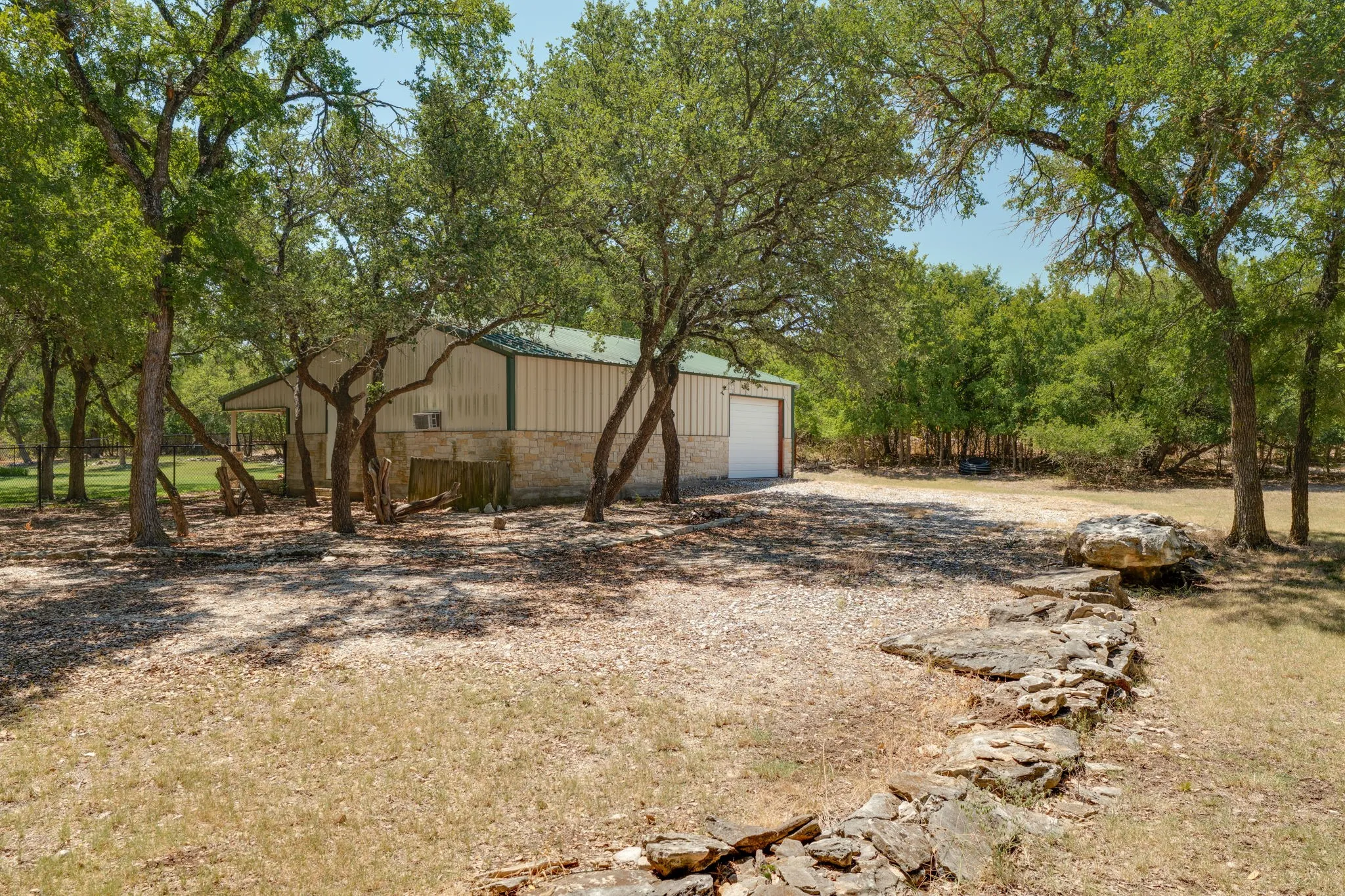 Single Family Residence For Sale in Mc Lennan County , 735 Winding Trail, Crawford, Texas 76638, 3 Bedrooms, 4 Bathrooms, 2 Garage spaces, 3,296 Sqft, built in 2004, Price $735,000, mls#21349493, Real Estate Agent in Crawford, Homes For Sale in Mc Lennan county, Homes For Sale in Crawford, Realtor in Crawford Texas, Real Estate Brokerage Independent Realty Texas, Luminita Cordes Realtor