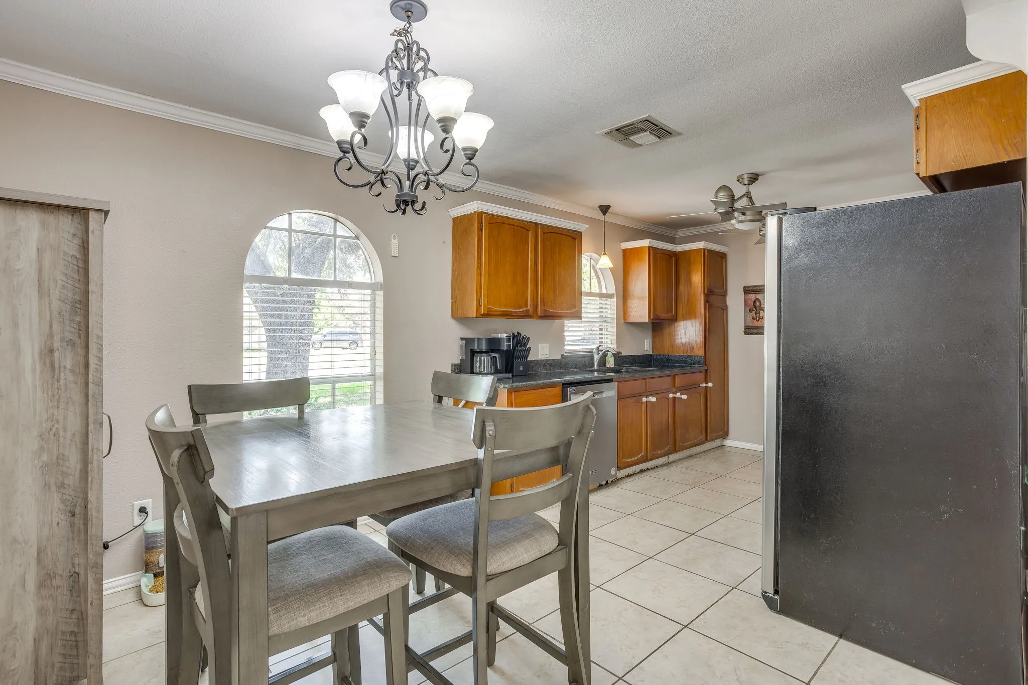 Single Family Residence For Sale in Johnson County , 450 Nathan Street, Burleson, Texas 76028, 4 Bedroom, 2 Bathroom, 2 Garage spaces, 1,736 Sqft, built in 1970, mls#21346838, Real Estate Agent in Burleson, Homes For Sale in Johnson county, Homes For Sale in Burleson, Realtor in Burleson Texas, Real Estate Brokerage Independent Realty Texas, Luminita Cordes Realtor