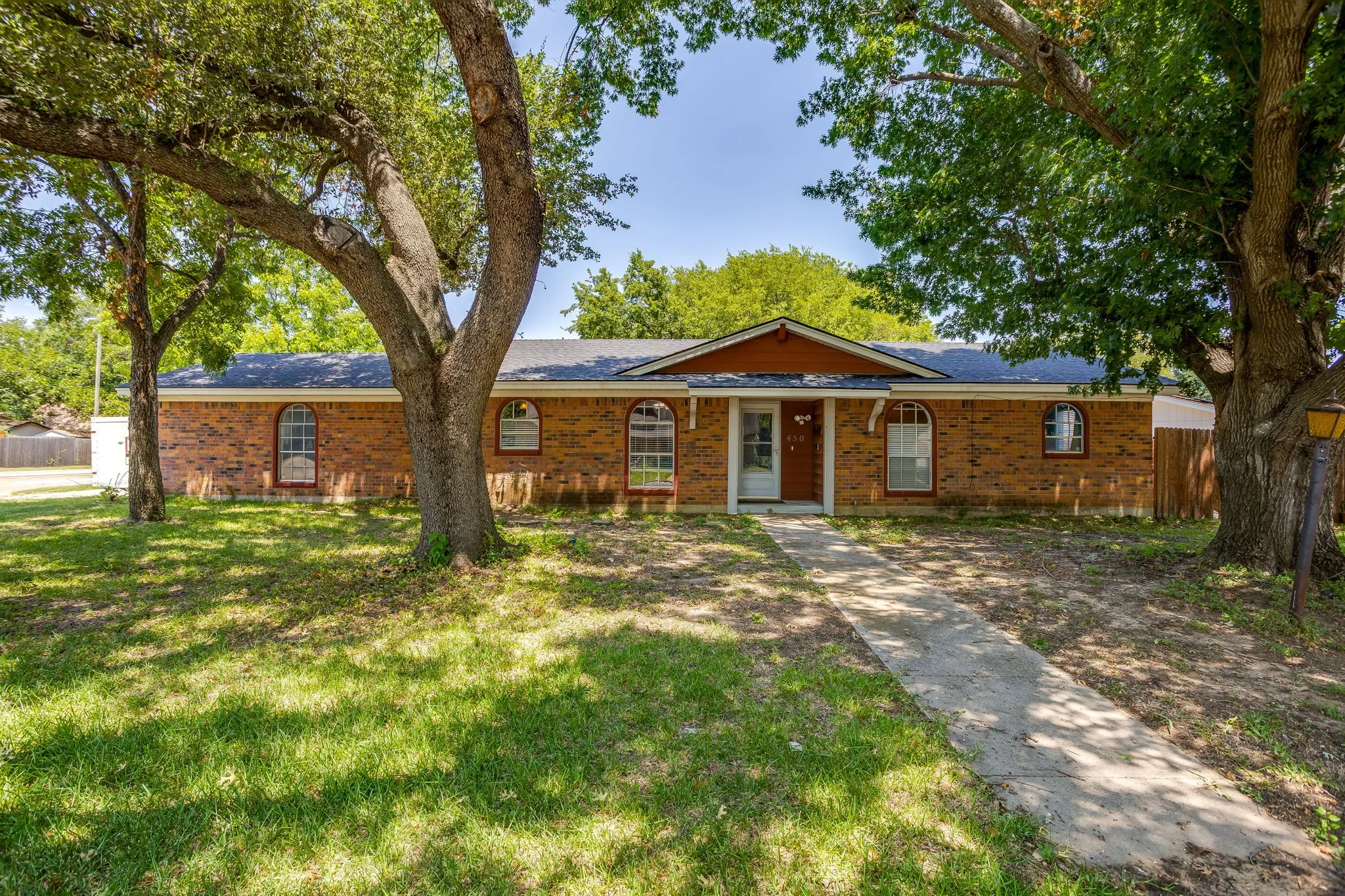 Single Family Residence For Sale in Johnson County , 450 Nathan Street, Burleson, Texas 76028, 4 Bedroom, 2 Bathroom, 2 Garage spaces, 1,736 Sqft, built in 1970, mls#21346838, Real Estate Agent in Burleson, Homes For Sale in Johnson county, Homes For Sale in Burleson, Realtor in Burleson Texas, Real Estate Brokerage Independent Realty Texas, Luminita Cordes Realtor