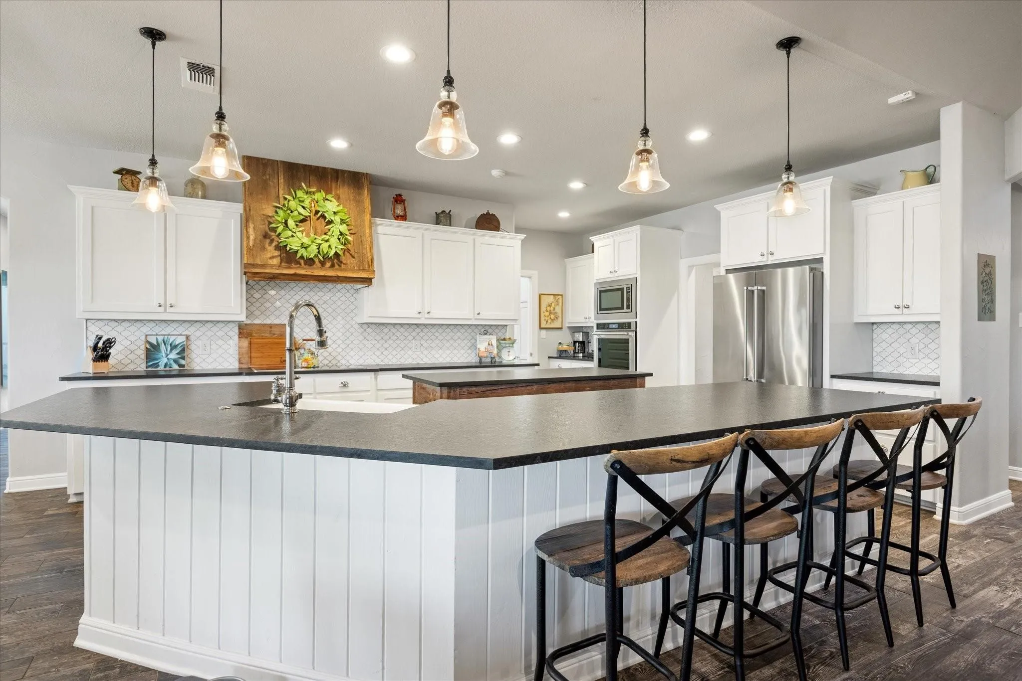 Single Family Residence For Sale in Somervell County , 2560 Shady Oaks Circle, Glen Rose, Texas 76043, 6 Bedrooms, 6 Bathrooms, Garage spaces, 4,254 Sqft, built in 2002, Price $1,795,000, mls#21349296, Real Estate Agent in Glen Rose, Homes For Sale in Somervell county, Homes For Sale in Glen Rose, Realtor in Glen Rose Texas, Real Estate Brokerage Independent Realty Texas, Luminita Cordes Realtor