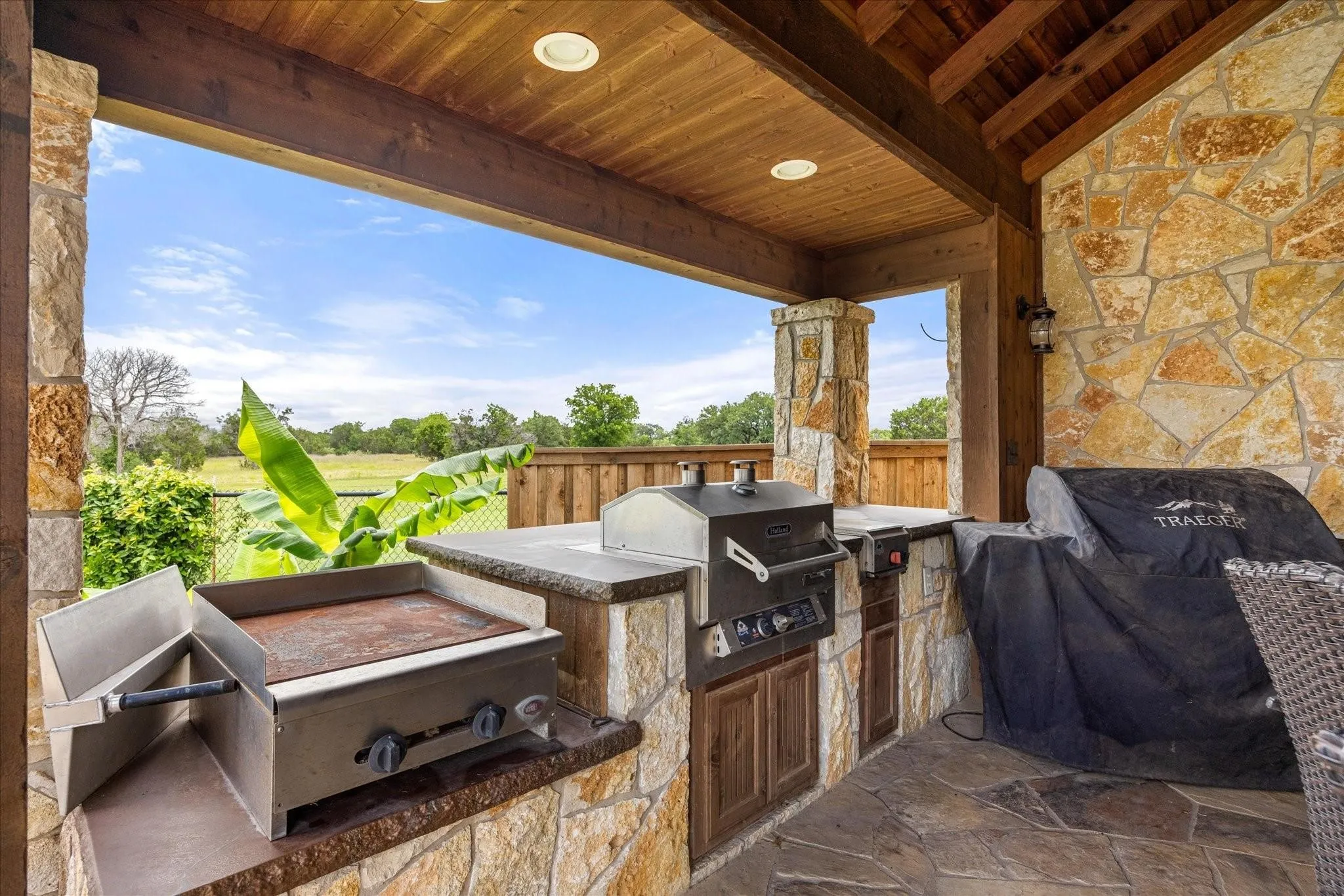 Single Family Residence For Sale in Somervell County , 2560 Shady Oaks Circle, Glen Rose, Texas 76043, 6 Bedrooms, 6 Bathrooms, Garage spaces, 4,254 Sqft, built in 2002, Price $1,795,000, mls#21349296, Real Estate Agent in Glen Rose, Homes For Sale in Somervell county, Homes For Sale in Glen Rose, Realtor in Glen Rose Texas, Real Estate Brokerage Independent Realty Texas, Luminita Cordes Realtor