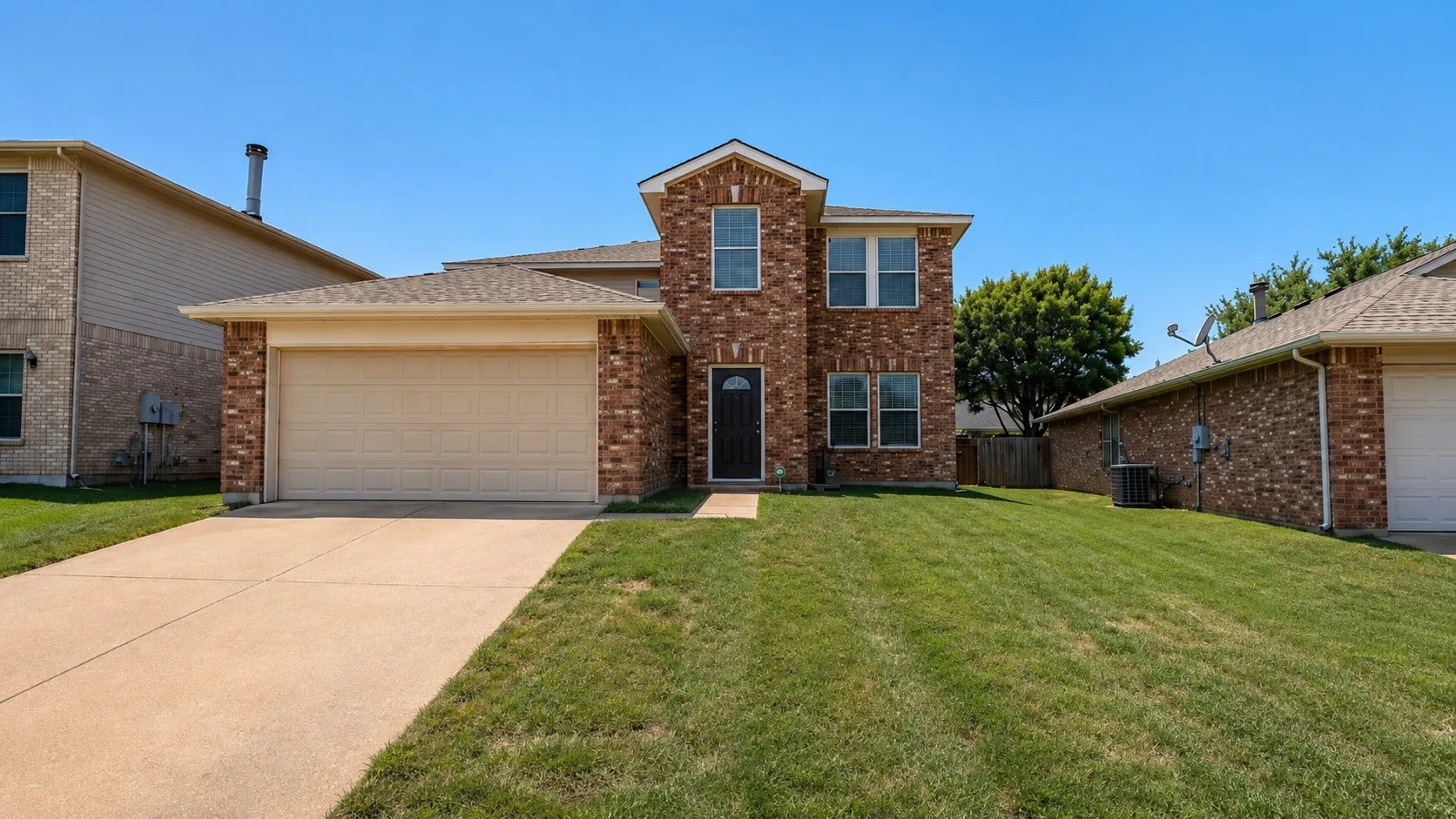 Single Family Residence For Sale in Tarrant County , 8708 Saddle Ridge Circle, Fort Worth, Texas 76123, 4 Bedroom, 3 Bathroom, 2 Garage spaces, 2,484 Sqft, built in 1999, mls#21347621, Real Estate Agent in Fort Worth, Homes For Sale in Tarrant county, Homes For Sale in Fort Worth, Realtor in Fort Worth Texas, Real Estate Brokerage Independent Realty Texas, Luminita Cordes Realtor