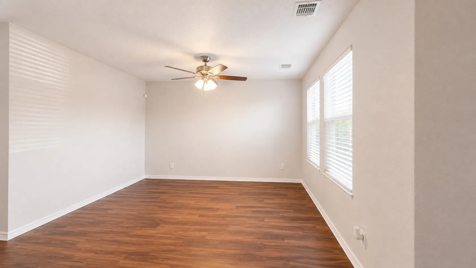Single Family Residence For Sale in Tarrant County , 8708 Saddle Ridge Circle, Fort Worth, Texas 76123, 4 Bedroom, 3 Bathroom, 2 Garage spaces, 2,484 Sqft, built in 1999, mls#21347621, Real Estate Agent in Fort Worth, Homes For Sale in Tarrant county, Homes For Sale in Fort Worth, Realtor in Fort Worth Texas, Real Estate Brokerage Independent Realty Texas, Luminita Cordes Realtor