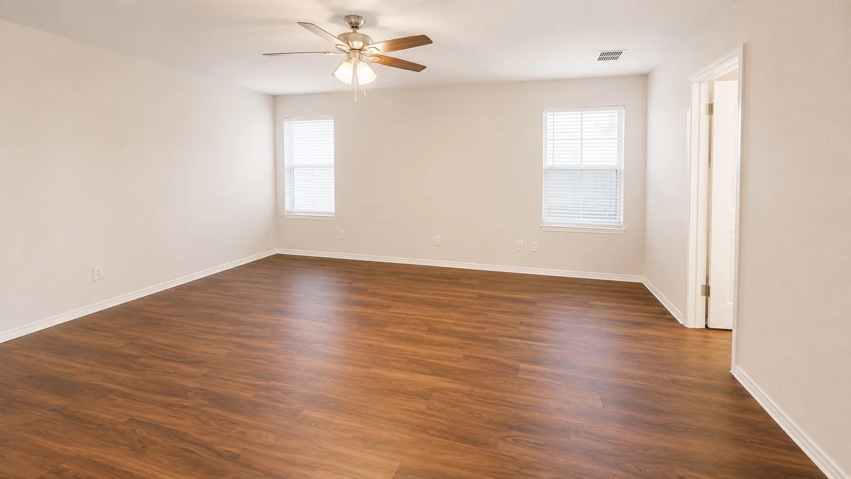 Single Family Residence For Sale in Tarrant County , 8708 Saddle Ridge Circle, Fort Worth, Texas 76123, 4 Bedroom, 3 Bathroom, 2 Garage spaces, 2,484 Sqft, built in 1999, mls#21347621, Real Estate Agent in Fort Worth, Homes For Sale in Tarrant county, Homes For Sale in Fort Worth, Realtor in Fort Worth Texas, Real Estate Brokerage Independent Realty Texas, Luminita Cordes Realtor
