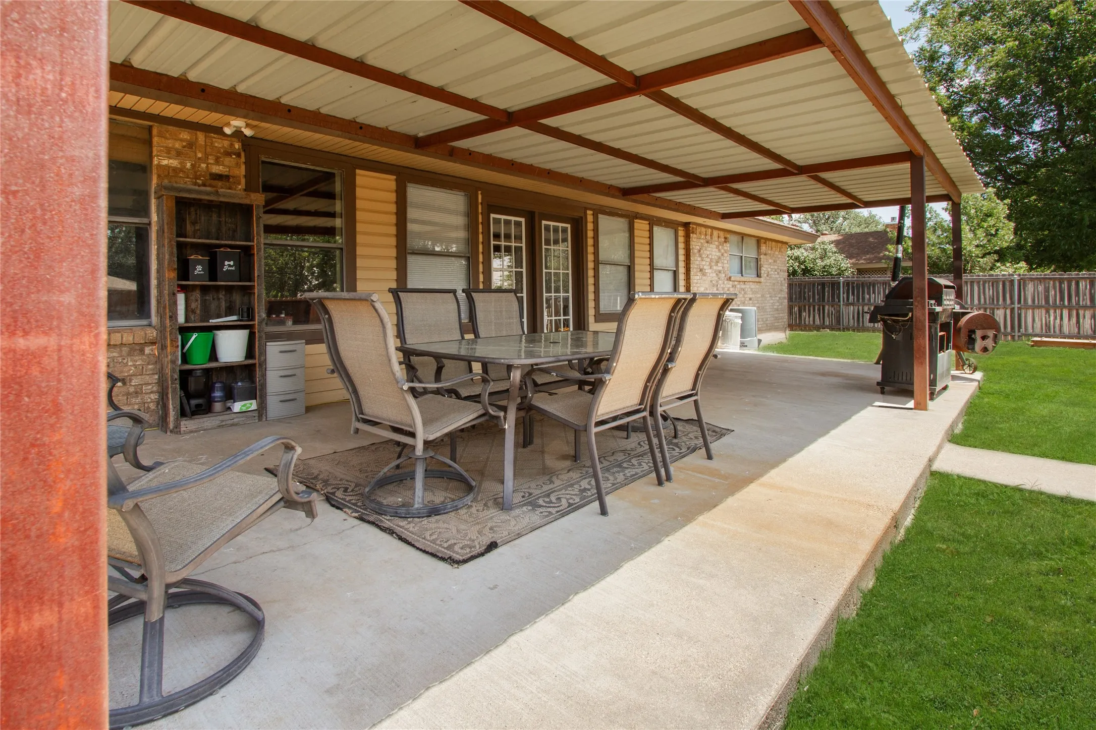 Single Family Residence For Sale in Taylor County , 3009 Gilmer Avenue, Abilene, Texas 79606, 4 Bedroom, 2 Bathroom, 2 Garage spaces, 2,277 Sqft, built in 1978, mls#21349591, Real Estate Agent in Abilene, Homes For Sale in Taylor county, Homes For Sale in Abilene, Realtor in Abilene Texas, Real Estate Brokerage Independent Realty Texas, Luminita Cordes Realtor
