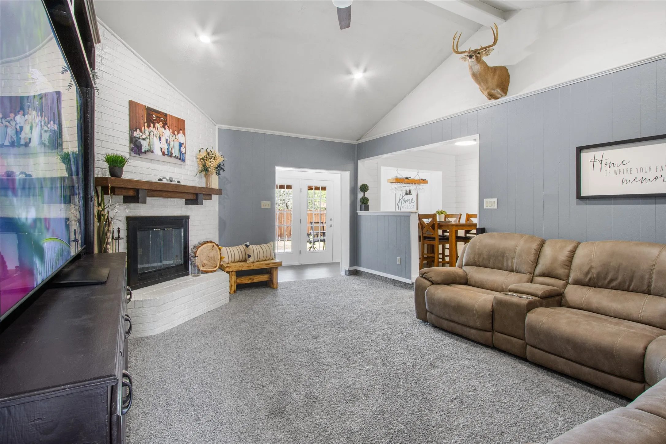 Single Family Residence For Sale in Taylor County , 3009 Gilmer Avenue, Abilene, Texas 79606, 4 Bedroom, 2 Bathroom, 2 Garage spaces, 2,277 Sqft, built in 1978, mls#21349591, Real Estate Agent in Abilene, Homes For Sale in Taylor county, Homes For Sale in Abilene, Realtor in Abilene Texas, Real Estate Brokerage Independent Realty Texas, Luminita Cordes Realtor
