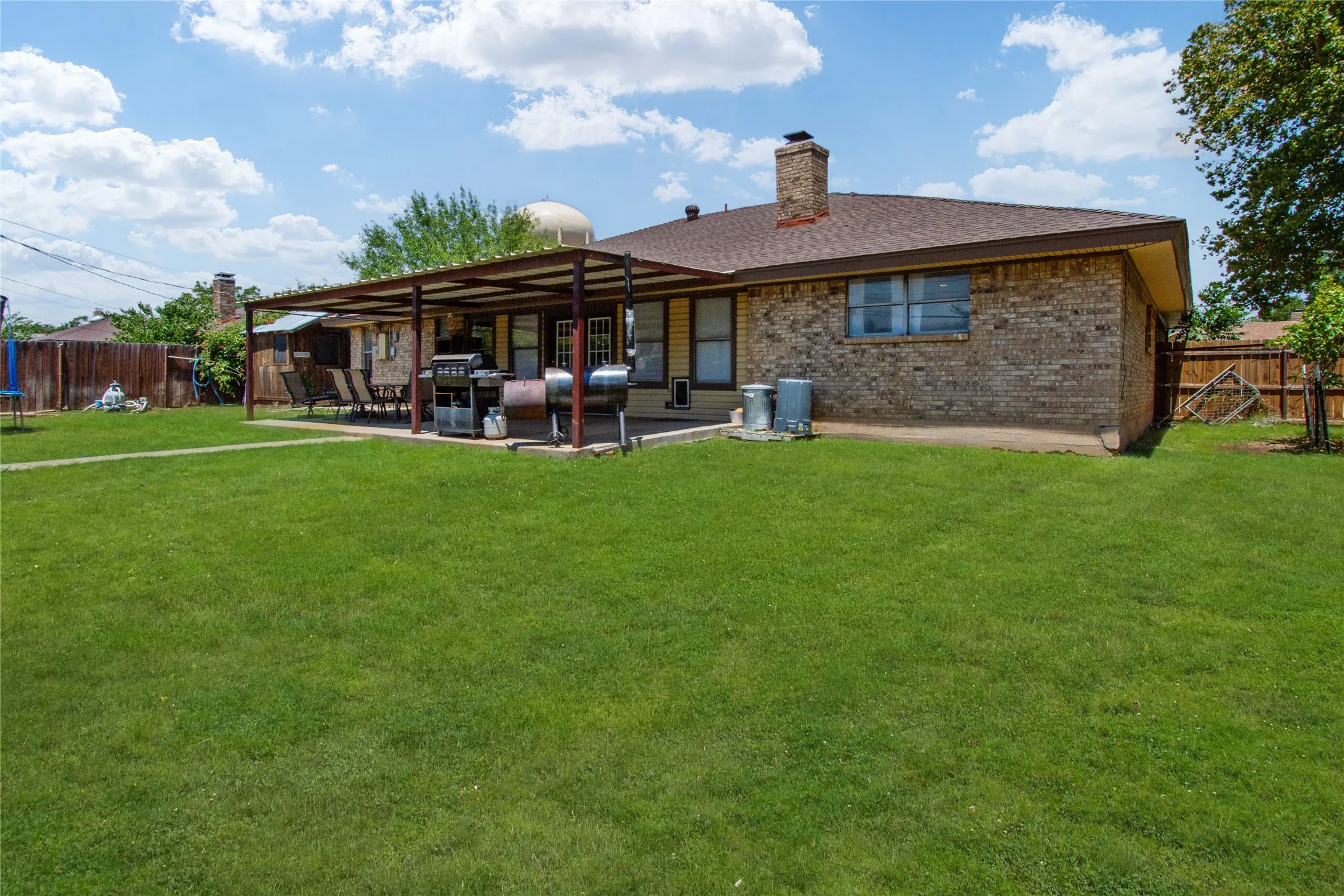 Single Family Residence For Sale in Taylor County , 3009 Gilmer Avenue, Abilene, Texas 79606, 4 Bedroom, 2 Bathroom, 2 Garage spaces, 2,277 Sqft, built in 1978, mls#21349591, Real Estate Agent in Abilene, Homes For Sale in Taylor county, Homes For Sale in Abilene, Realtor in Abilene Texas, Real Estate Brokerage Independent Realty Texas, Luminita Cordes Realtor