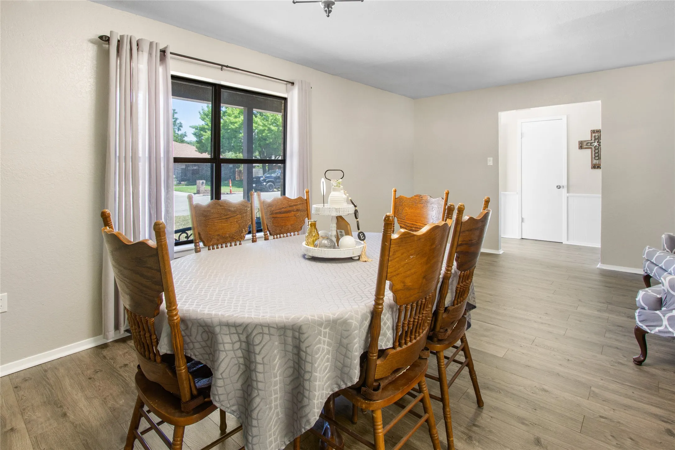 Single Family Residence For Sale in Taylor County , 3009 Gilmer Avenue, Abilene, Texas 79606, 4 Bedroom, 2 Bathroom, 2 Garage spaces, 2,277 Sqft, built in 1978, mls#21349591, Real Estate Agent in Abilene, Homes For Sale in Taylor county, Homes For Sale in Abilene, Realtor in Abilene Texas, Real Estate Brokerage Independent Realty Texas, Luminita Cordes Realtor
