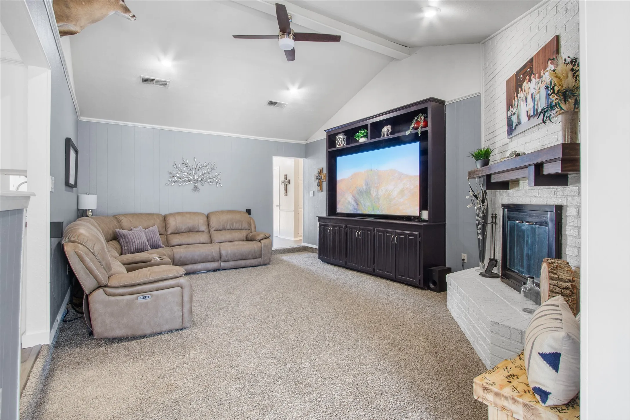 Single Family Residence For Sale in Taylor County , 3009 Gilmer Avenue, Abilene, Texas 79606, 4 Bedroom, 2 Bathroom, 2 Garage spaces, 2,277 Sqft, built in 1978, mls#21349591, Real Estate Agent in Abilene, Homes For Sale in Taylor county, Homes For Sale in Abilene, Realtor in Abilene Texas, Real Estate Brokerage Independent Realty Texas, Luminita Cordes Realtor