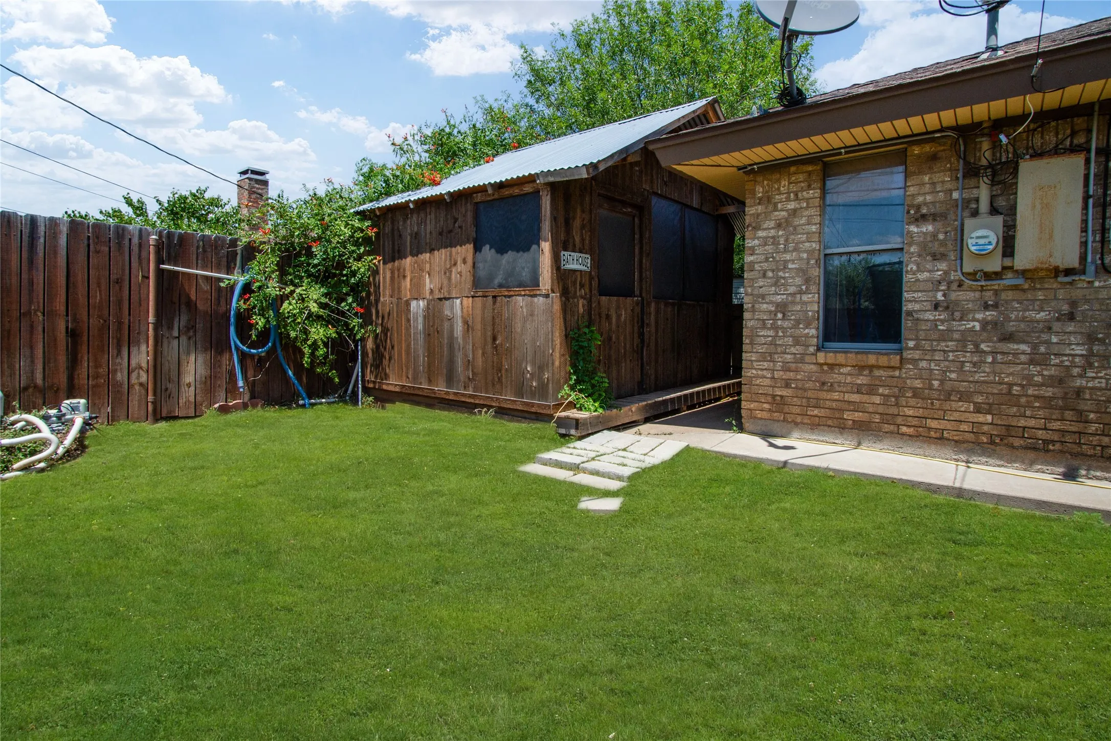 Single Family Residence For Sale in Taylor County , 3009 Gilmer Avenue, Abilene, Texas 79606, 4 Bedroom, 2 Bathroom, 2 Garage spaces, 2,277 Sqft, built in 1978, mls#21349591, Real Estate Agent in Abilene, Homes For Sale in Taylor county, Homes For Sale in Abilene, Realtor in Abilene Texas, Real Estate Brokerage Independent Realty Texas, Luminita Cordes Realtor