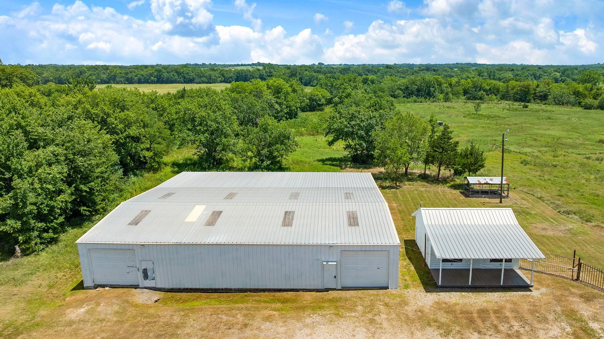 Warehouse For Sale in Lamar County , 2107 S 19 & 24 Highway, Paris, Texas 75462, 0, 0, Garage spaces, 0 Sqft, built in 1995, mls#21349841, Real Estate Agent in Paris, Homes For Sale in Lamar county, Homes For Sale in Paris, Realtor in Paris Texas, Real Estate Brokerage Independent Realty Texas, Luminita Cordes Realtor