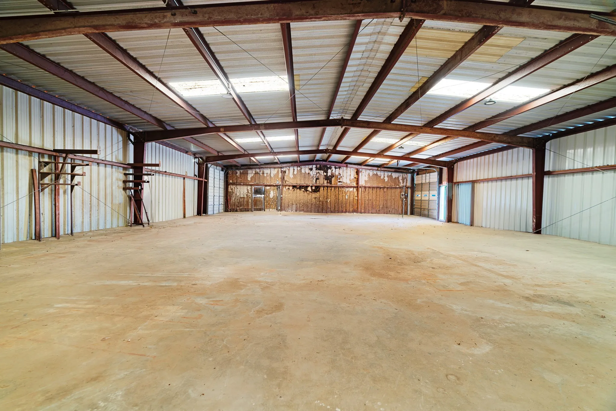 Warehouse For Sale in Lamar County , 2107 S 19 & 24 Highway, Paris, Texas 75462, 0, 0, Garage spaces, 0 Sqft, built in 1995, mls#21349841, Real Estate Agent in Paris, Homes For Sale in Lamar county, Homes For Sale in Paris, Realtor in Paris Texas, Real Estate Brokerage Independent Realty Texas, Luminita Cordes Realtor