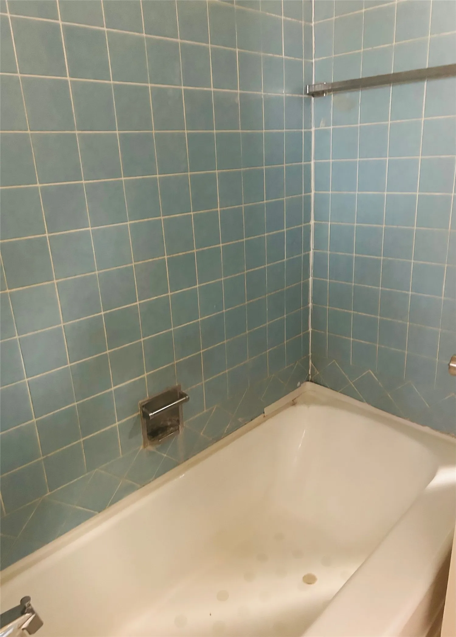Single Family Residence For Sale in Tarrant County , 1355 Glen Garden Drive, Fort Worth, Texas 76104, 3 Bedroom, 2 Bathroom, Garage spaces, 1,412 Sqft, built in 1950, mls#21349871, Real Estate Agent in Fort Worth, Homes For Sale in Tarrant county, Homes For Sale in Fort Worth, Realtor in Fort Worth Texas, Real Estate Brokerage Independent Realty Texas, Luminita Cordes Realtor