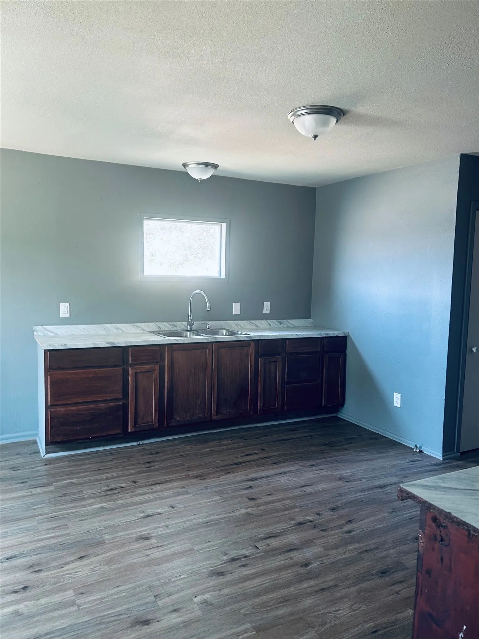 Single Family Residence For Sale in Tarrant County , 1355 Glen Garden Drive, Fort Worth, Texas 76104, 3 Bedroom, 2 Bathroom, Garage spaces, 1,412 Sqft, built in 1950, mls#21349871, Real Estate Agent in Fort Worth, Homes For Sale in Tarrant county, Homes For Sale in Fort Worth, Realtor in Fort Worth Texas, Real Estate Brokerage Independent Realty Texas, Luminita Cordes Realtor