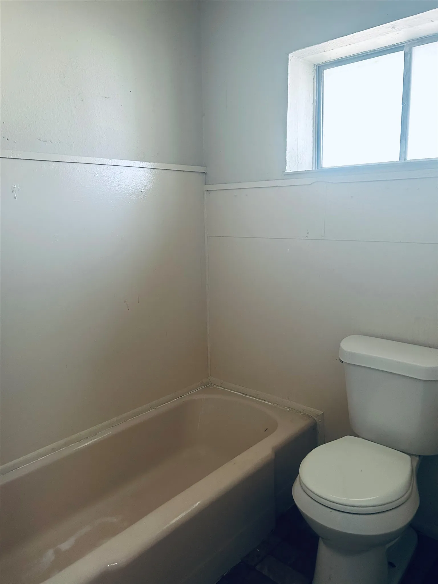 Single Family Residence For Sale in Tarrant County , 1355 Glen Garden Drive, Fort Worth, Texas 76104, 3 Bedroom, 2 Bathroom, Garage spaces, 1,412 Sqft, built in 1950, mls#21349871, Real Estate Agent in Fort Worth, Homes For Sale in Tarrant county, Homes For Sale in Fort Worth, Realtor in Fort Worth Texas, Real Estate Brokerage Independent Realty Texas, Luminita Cordes Realtor