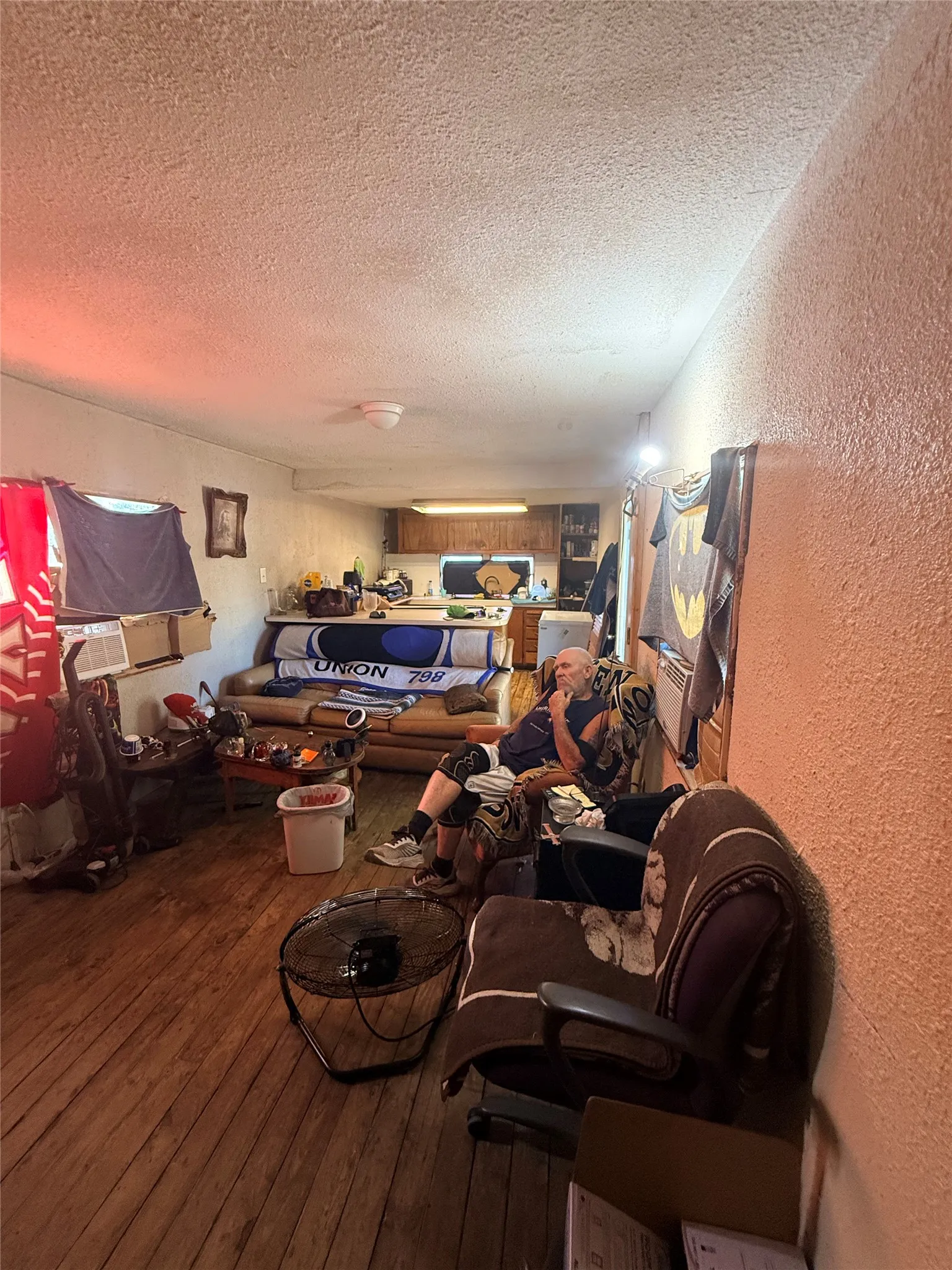 Mobile Home For Sale in Henderson County , 405 Sunset Drive, Tool, Texas 75143, 1 Bedroom, 1 Bathroom, Garage spaces, 480 Sqft, built in 1988, mls#21349877, Real Estate Agent in Tool, Homes For Sale in Henderson county, Homes For Sale in Tool, Realtor in Tool Texas, Real Estate Brokerage Independent Realty Texas, Luminita Cordes Realtor