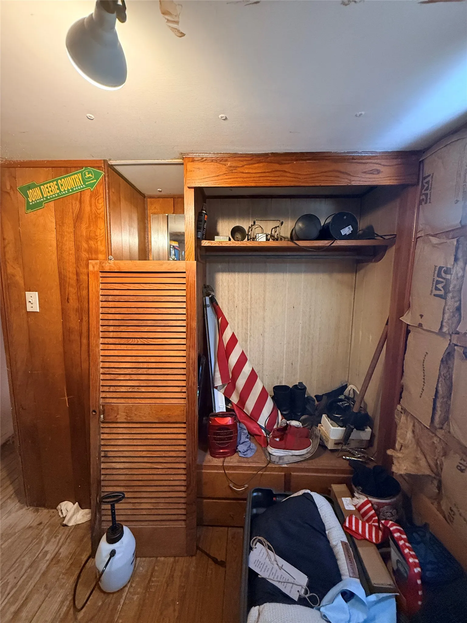 Mobile Home For Sale in Henderson County , 405 Sunset Drive, Tool, Texas 75143, 1 Bedroom, 1 Bathroom, Garage spaces, 480 Sqft, built in 1988, mls#21349877, Real Estate Agent in Tool, Homes For Sale in Henderson county, Homes For Sale in Tool, Realtor in Tool Texas, Real Estate Brokerage Independent Realty Texas, Luminita Cordes Realtor