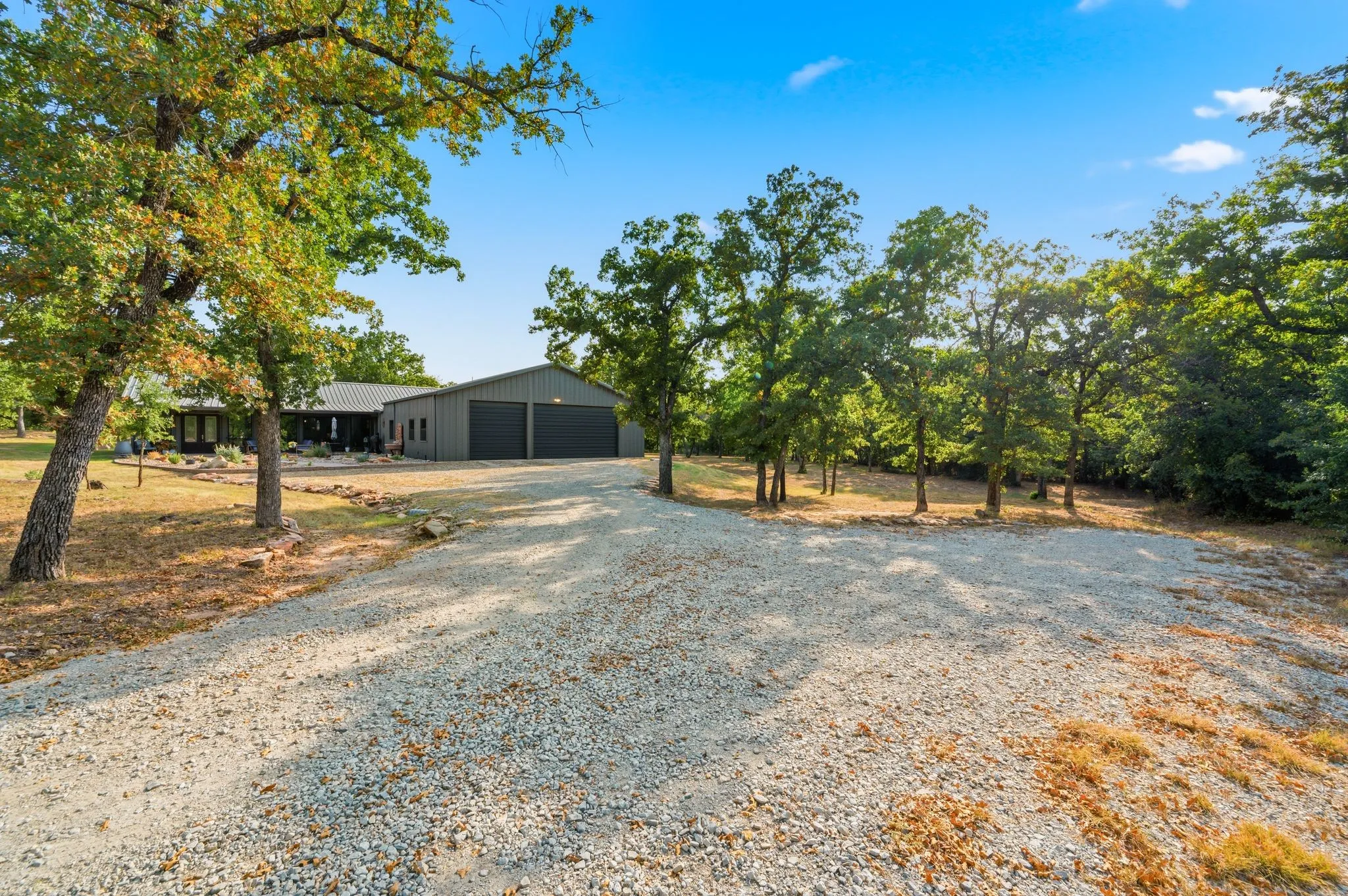 Single Family Residence For Sale in Wise County , 1226 County Road 1990, Chico, Texas 76431, 3 Bedroom, 3 Bathroom, 5 Garage spaces, 2,563 Sqft, built in 2020, Price $975,000, mls#21349450, Real Estate Agent in Chico, Homes For Sale in Wise county, Homes For Sale in Chico, Realtor in Chico Texas, Real Estate Brokerage Independent Realty Texas, Luminita Cordes Realtor