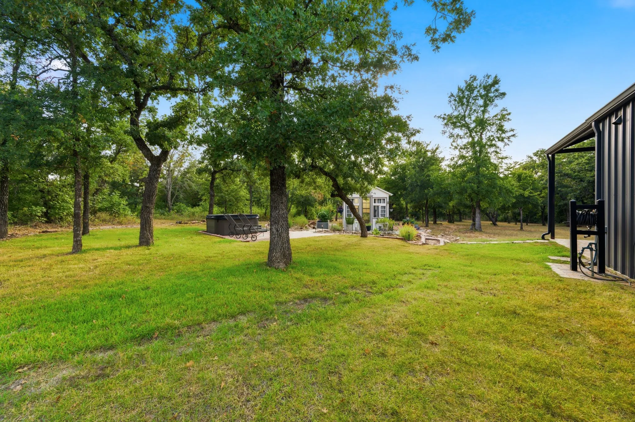 Single Family Residence For Sale in Wise County , 1226 County Road 1990, Chico, Texas 76431, 3 Bedroom, 3 Bathroom, 5 Garage spaces, 2,563 Sqft, built in 2020, Price $975,000, mls#21349450, Real Estate Agent in Chico, Homes For Sale in Wise county, Homes For Sale in Chico, Realtor in Chico Texas, Real Estate Brokerage Independent Realty Texas, Luminita Cordes Realtor