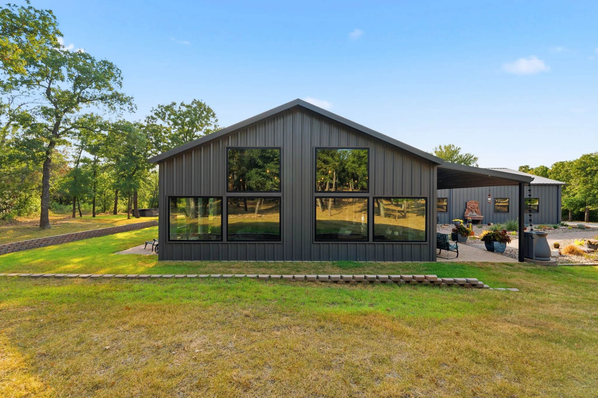 Single Family Residence For Sale in Wise County , 1226 County Road 1990, Chico, Texas 76431, 3 Bedroom, 3 Bathroom, 5 Garage spaces, 2,563 Sqft, built in 2020, Price $975,000, mls#21349450, Real Estate Agent in Chico, Homes For Sale in Wise county, Homes For Sale in Chico, Realtor in Chico Texas, Real Estate Brokerage Independent Realty Texas, Luminita Cordes Realtor