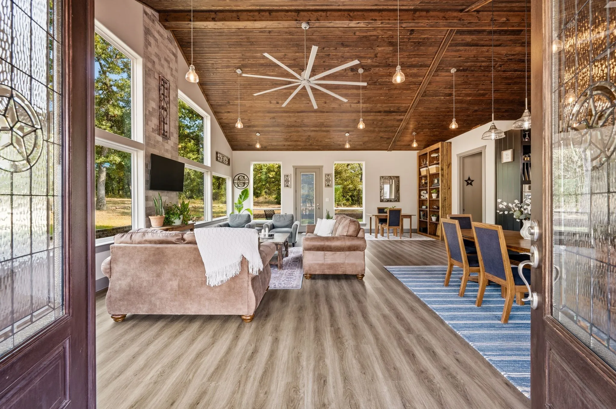 Single Family Residence For Sale in Wise County , 1226 County Road 1990, Chico, Texas 76431, 3 Bedroom, 3 Bathroom, 5 Garage spaces, 2,563 Sqft, built in 2020, Price $975,000, mls#21349450, Real Estate Agent in Chico, Homes For Sale in Wise county, Homes For Sale in Chico, Realtor in Chico Texas, Real Estate Brokerage Independent Realty Texas, Luminita Cordes Realtor