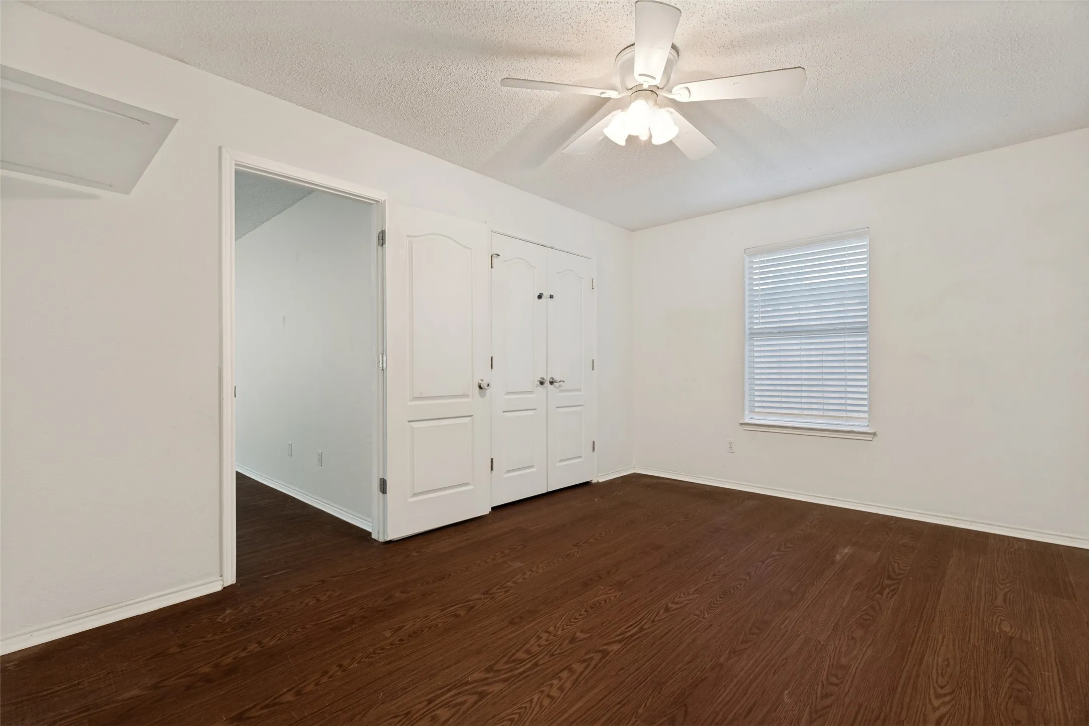 Single Family Residence For Sale in Collin County , 905 Larkspur Drive, Allen, Texas 75002, 3 Bedroom, 2 Bathroom, 2 Garage spaces, 2,084 Sqft, built in 2000, mls#21347880, Real Estate Agent in Allen, Homes For Sale in Collin county, Homes For Sale in Allen, Realtor in Allen Texas, Real Estate Brokerage Independent Realty Texas, Luminita Cordes Realtor