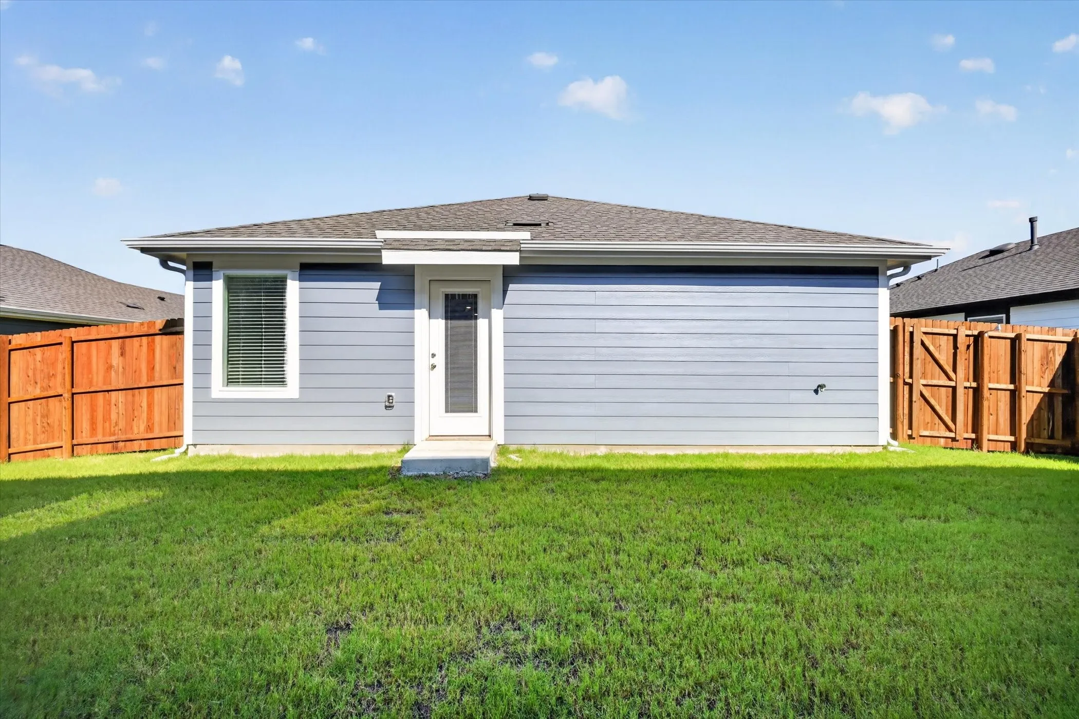 Single Family Residence For Rent in Grayson County , 3015 Serenity Lane, Sherman, Texas 75090, 3 Bedroom, 2 Bathroom, 2 Garage spaces, 1,156 Sqft, built in 2026, mls#21349886, Real Estate Agent in Sherman, Homes For Rent in Grayson county, Homes For Rent in Sherman, Realtor in Sherman Texas, Real Estate Brokerage Independent Realty Texas, Luminita Cordes Realtor
