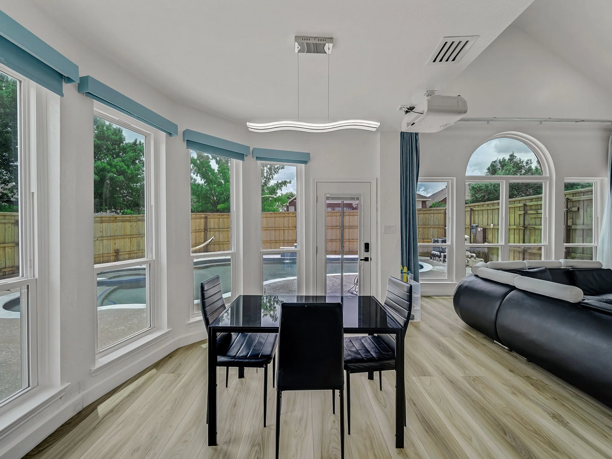Single Family Residence For Sale in Collin County , 3608 Parkhurst Circle, Richardson, Texas 75082, 5 Bedroom, 4 Bathroom, 2 Garage spaces, 3,750 Sqft, built in 1996, Price $825,000, mls#21348114, Real Estate Agent in Richardson, Homes For Sale in Collin county, Homes For Sale in Richardson, Realtor in Richardson Texas, Real Estate Brokerage Independent Realty Texas, Luminita Cordes Realtor