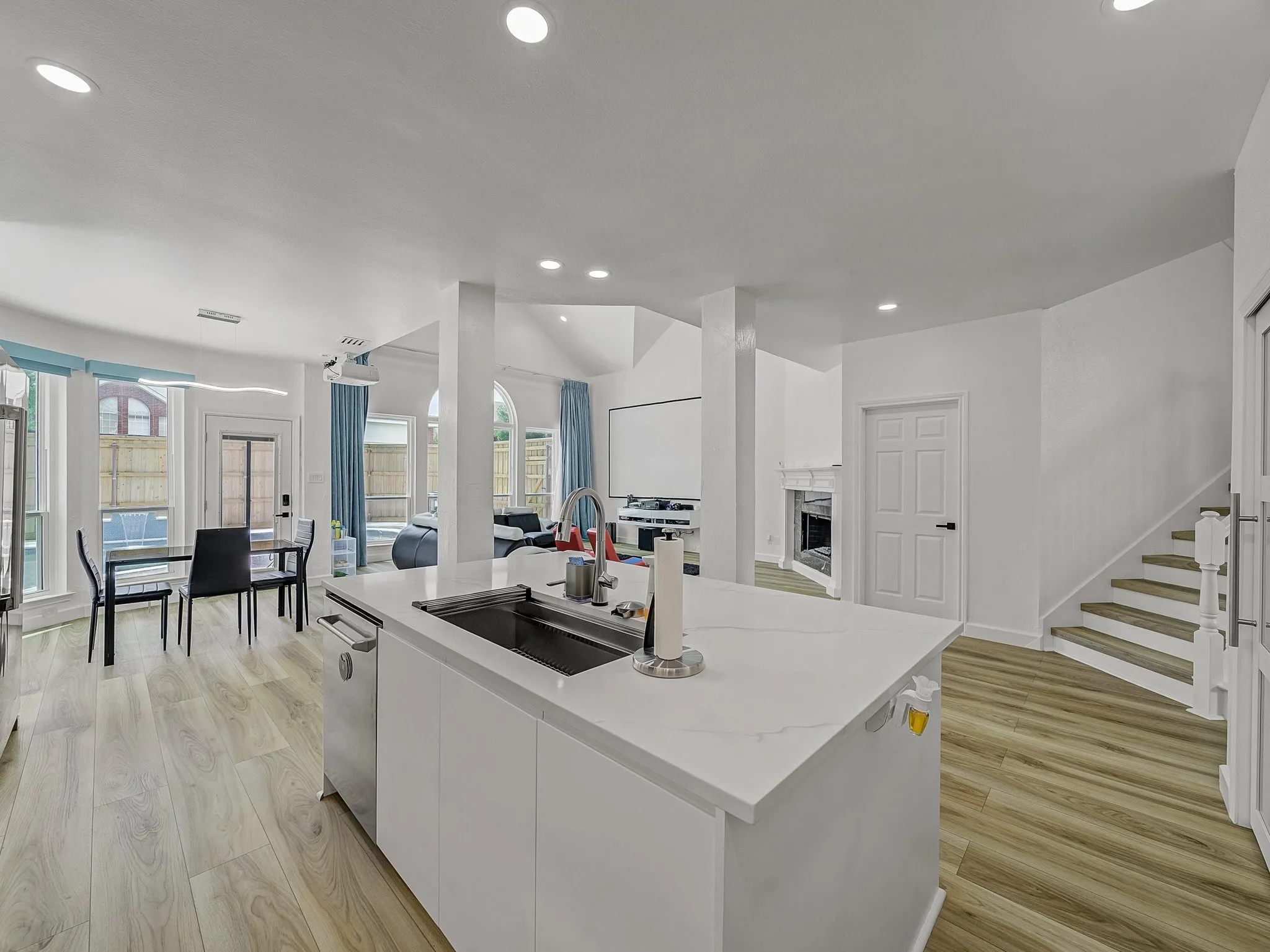 Single Family Residence For Sale in Collin County , 3608 Parkhurst Circle, Richardson, Texas 75082, 5 Bedroom, 4 Bathroom, 2 Garage spaces, 3,750 Sqft, built in 1996, Price $825,000, mls#21348114, Real Estate Agent in Richardson, Homes For Sale in Collin county, Homes For Sale in Richardson, Realtor in Richardson Texas, Real Estate Brokerage Independent Realty Texas, Luminita Cordes Realtor