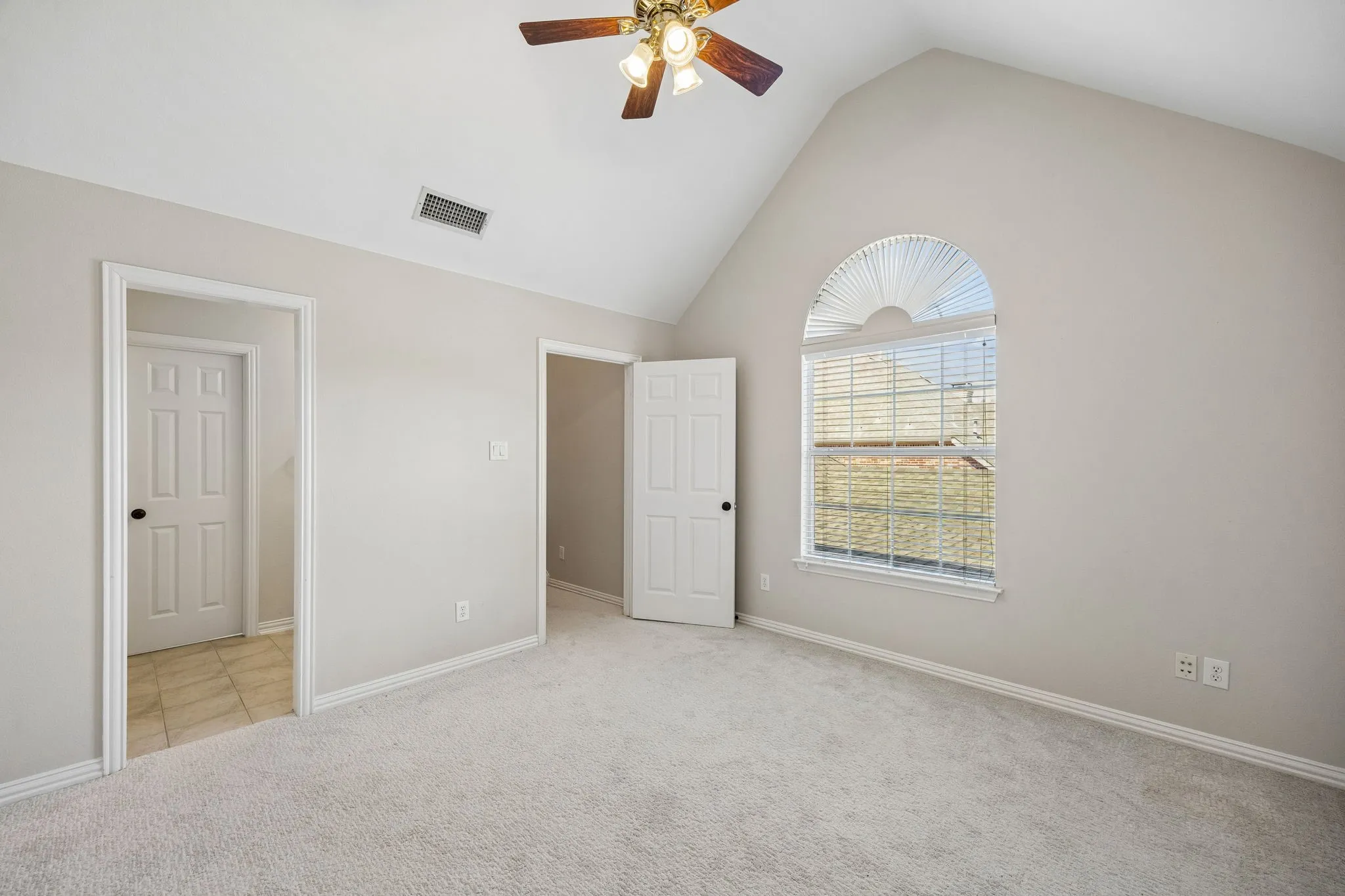 Single Family Residence For Sale in Denton County , 5342 Moss Glen Drive, Frisco, Texas 75034, 4 Bedroom, 5 Bathroom, 3 Garage spaces, 3,615 Sqft, built in 2000, mls#21346417, Real Estate Agent in Frisco, Homes For Sale in Denton county, Homes For Sale in Frisco, Realtor in Frisco Texas, Real Estate Brokerage Independent Realty Texas, Luminita Cordes Realtor