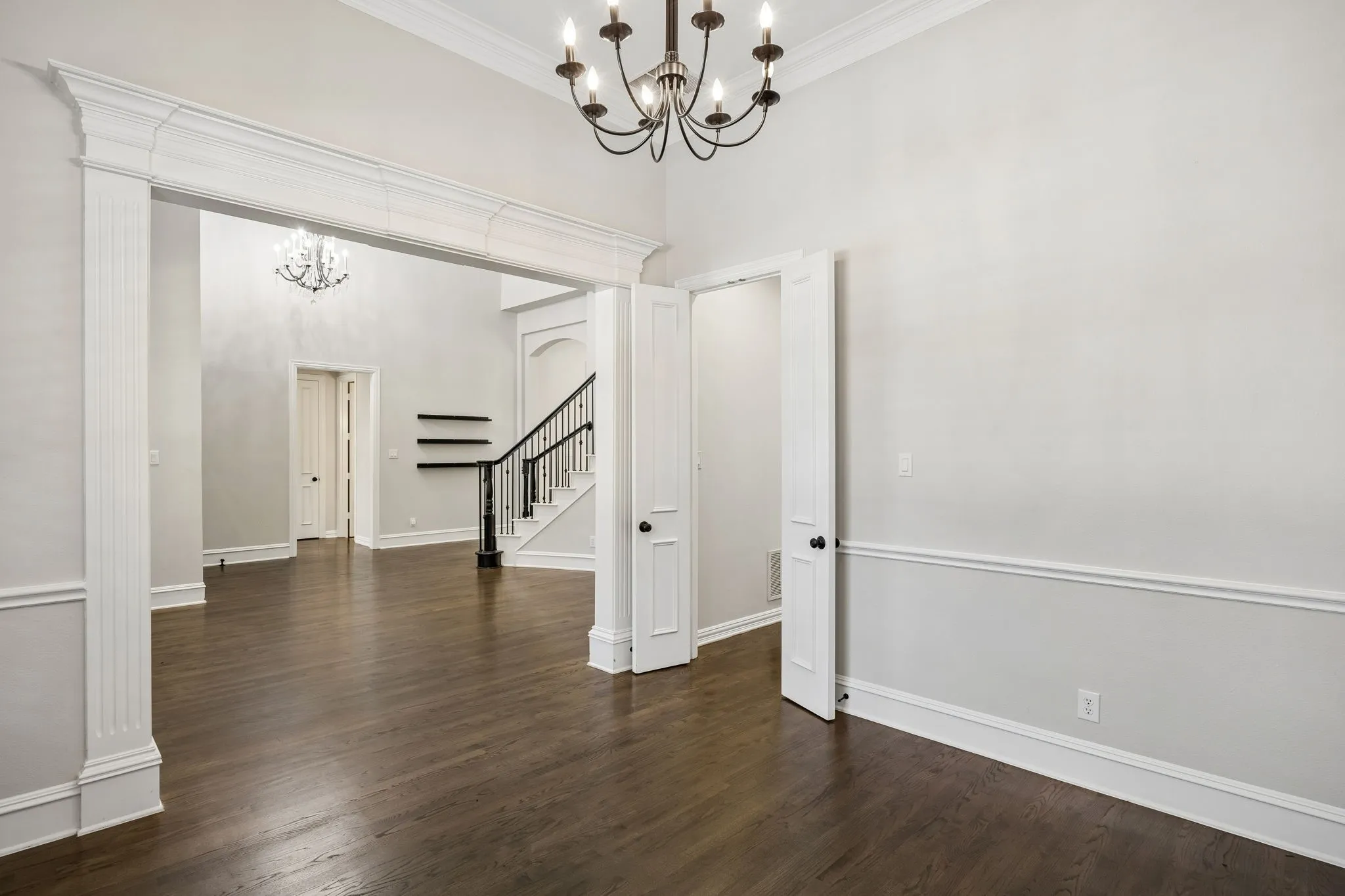 Open Dining Space Flowing Seamlessly into the Living Area and Kitchen