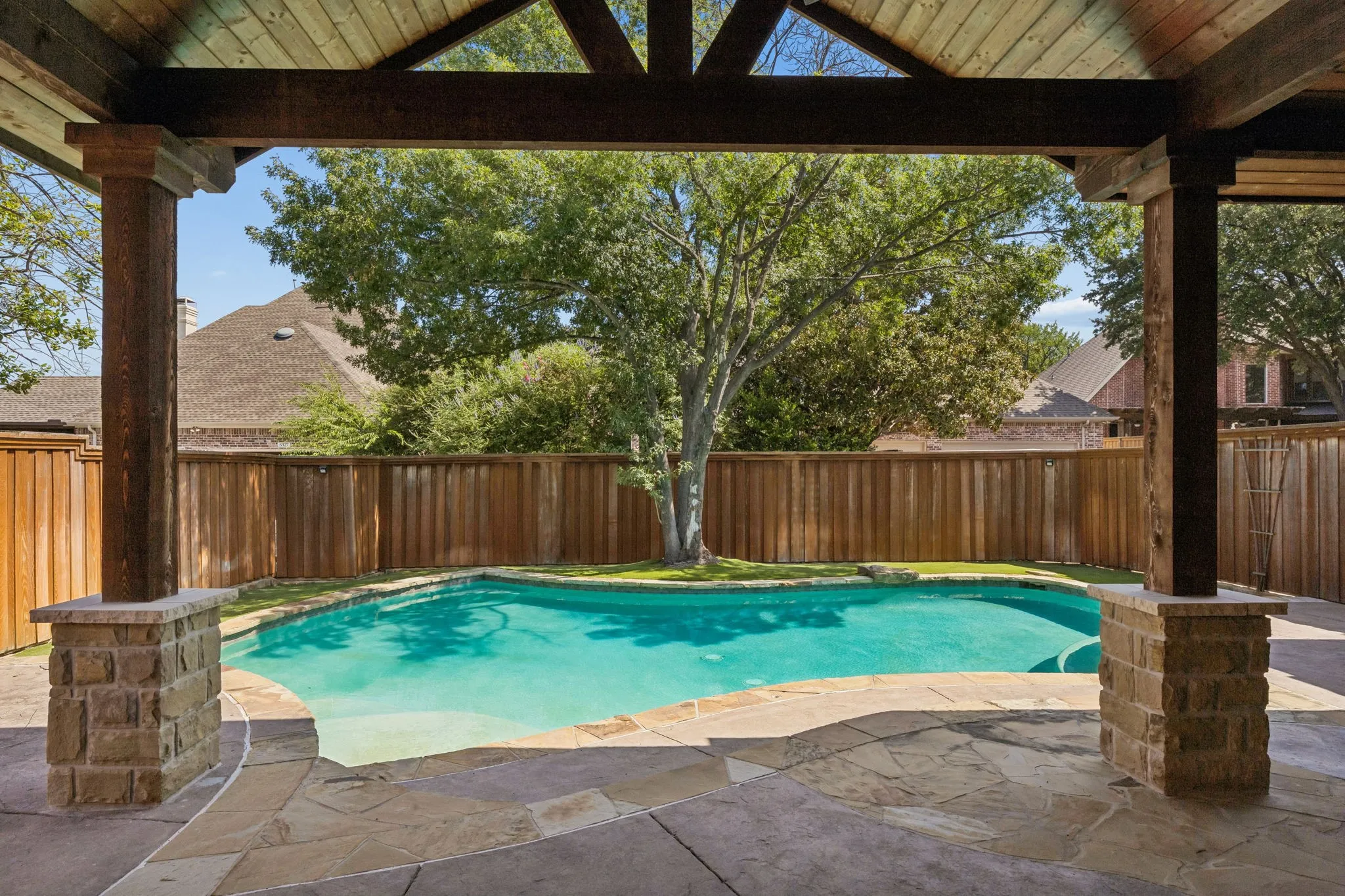 Single Family Residence For Sale in Denton County , 5342 Moss Glen Drive, Frisco, Texas 75034, 4 Bedroom, 5 Bathroom, 3 Garage spaces, 3,615 Sqft, built in 2000, mls#21346417, Real Estate Agent in Frisco, Homes For Sale in Denton county, Homes For Sale in Frisco, Realtor in Frisco Texas, Real Estate Brokerage Independent Realty Texas, Luminita Cordes Realtor