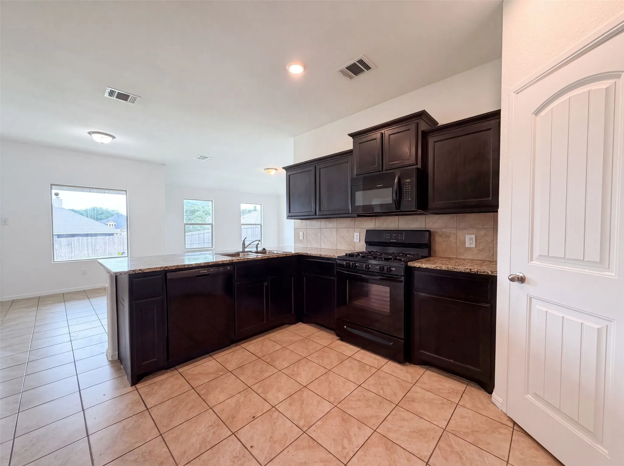 Single Family Residence For Sale in Tarrant County , 748 Wylie Street, Crowley, Texas 76036, 4 Bedroom, 2 Bathroom, 2 Garage spaces, 1,801 Sqft, built in 2018, mls#21342445, Real Estate Agent in Crowley, Homes For Sale in Tarrant county, Homes For Sale in Crowley, Realtor in Crowley Texas, Real Estate Brokerage Independent Realty Texas, Luminita Cordes Realtor