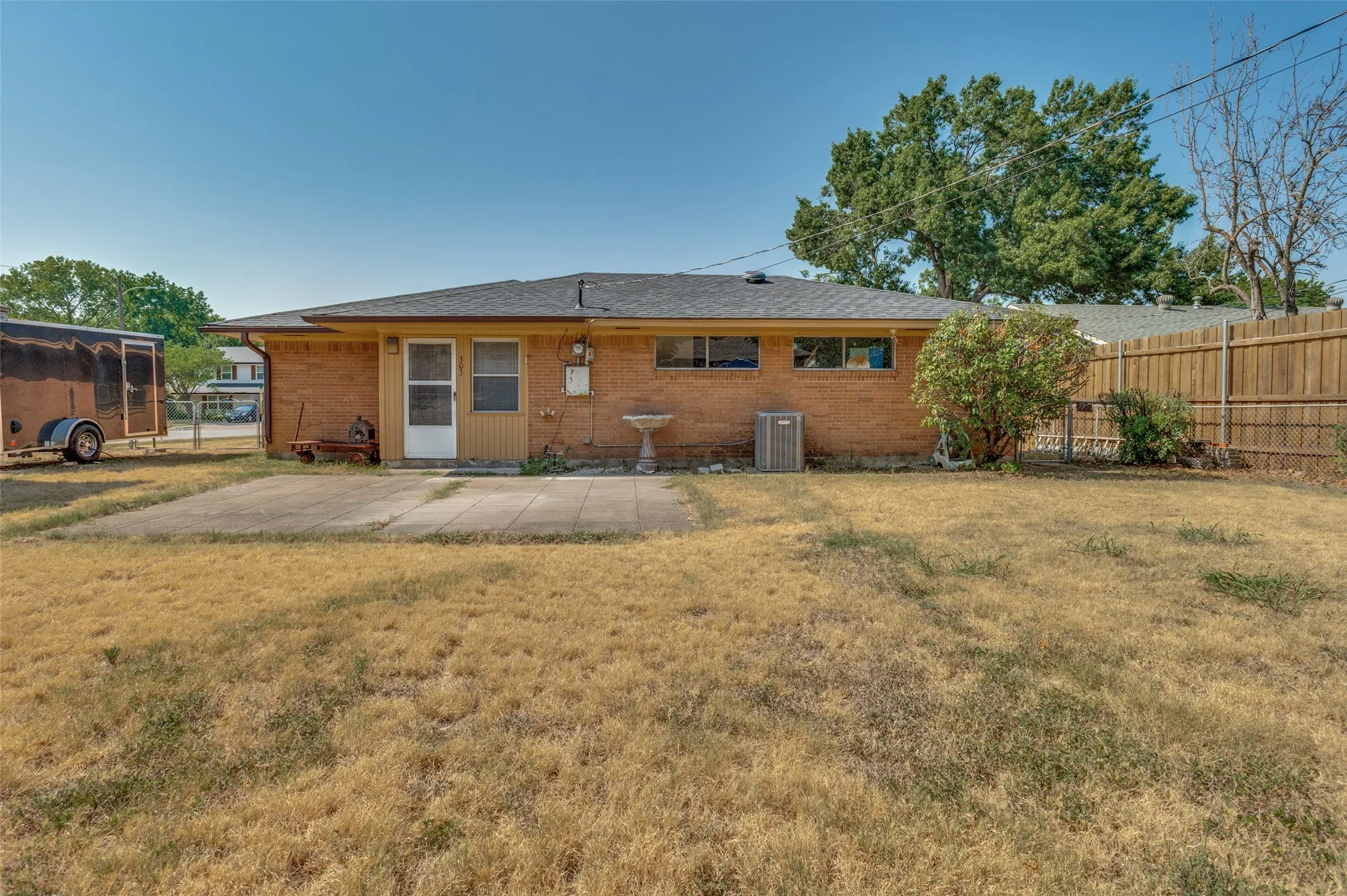 Single Family Residence For Sale in Dallas County , 303 Merribrook Trail, Duncanville, Texas 75116, 3 Bedroom, 2 Bathroom, 2 Garage spaces, 1,047 Sqft, built in 1963, mls#21349836, Real Estate Agent in Duncanville, Homes For Sale in Dallas county, Homes For Sale in Duncanville, Realtor in Duncanville Texas, Real Estate Brokerage Independent Realty Texas, Luminita Cordes Realtor