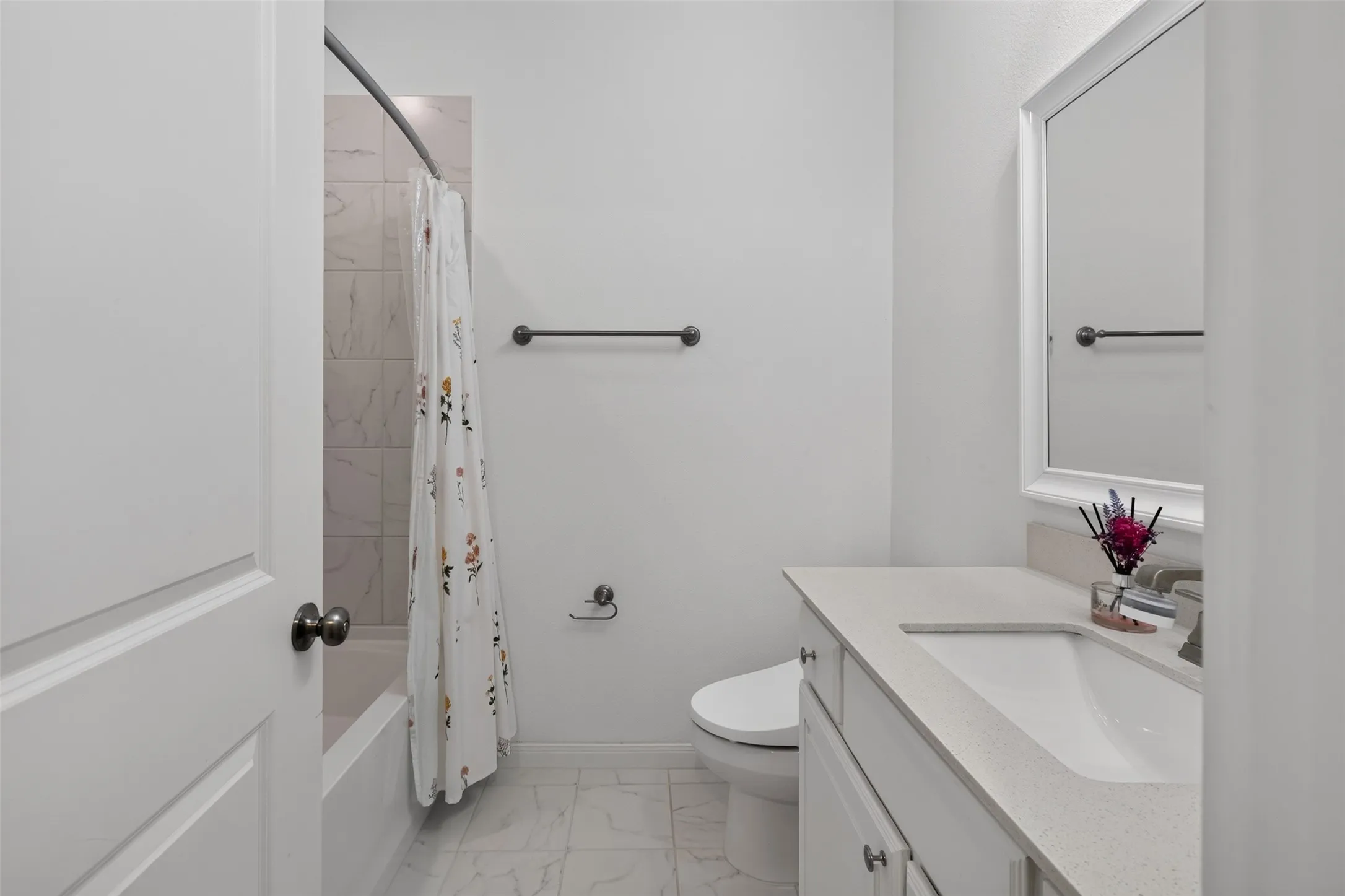 Single Family Residence For Sale in Denton County , 4804 Haven Ridge Road, Carrollton, Texas 75010, 3 Bedroom, 2 Bathroom, 2 Garage spaces, 1,850 Sqft, built in 2018, mls#21335569, Real Estate Agent in Carrollton, Homes For Sale in Denton county, Homes For Sale in Carrollton, Realtor in Carrollton Texas, Real Estate Brokerage Independent Realty Texas, Luminita Cordes Realtor