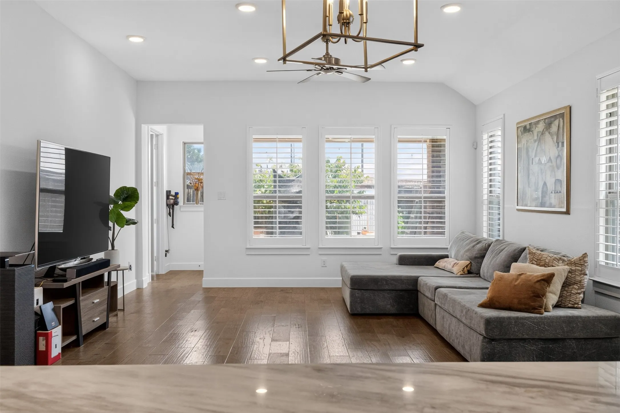 Single Family Residence For Sale in Denton County , 4804 Haven Ridge Road, Carrollton, Texas 75010, 3 Bedroom, 2 Bathroom, 2 Garage spaces, 1,850 Sqft, built in 2018, mls#21335569, Real Estate Agent in Carrollton, Homes For Sale in Denton county, Homes For Sale in Carrollton, Realtor in Carrollton Texas, Real Estate Brokerage Independent Realty Texas, Luminita Cordes Realtor