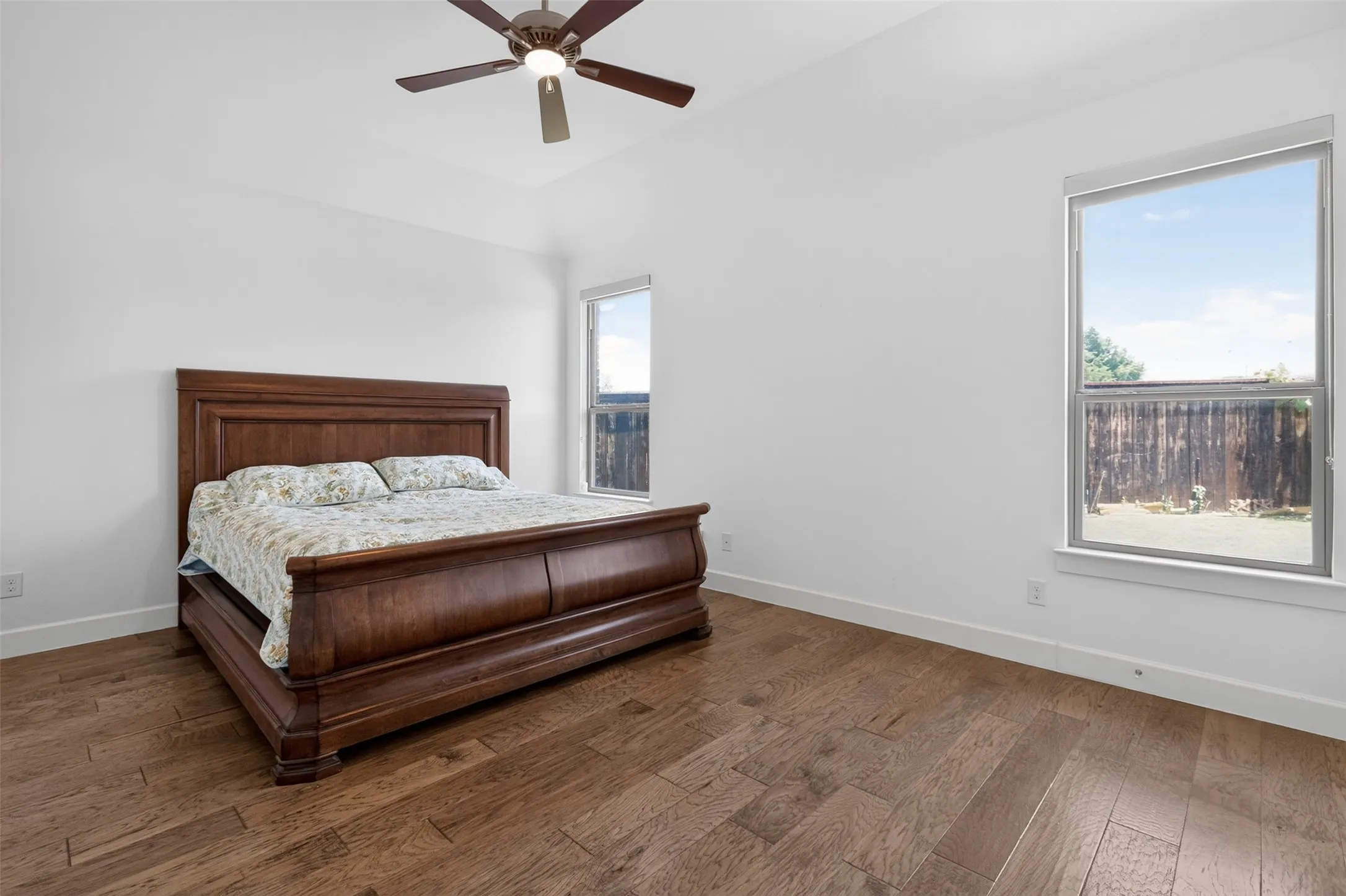 Single Family Residence For Sale in Denton County , 4804 Haven Ridge Road, Carrollton, Texas 75010, 3 Bedroom, 2 Bathroom, 2 Garage spaces, 1,850 Sqft, built in 2018, mls#21335569, Real Estate Agent in Carrollton, Homes For Sale in Denton county, Homes For Sale in Carrollton, Realtor in Carrollton Texas, Real Estate Brokerage Independent Realty Texas, Luminita Cordes Realtor