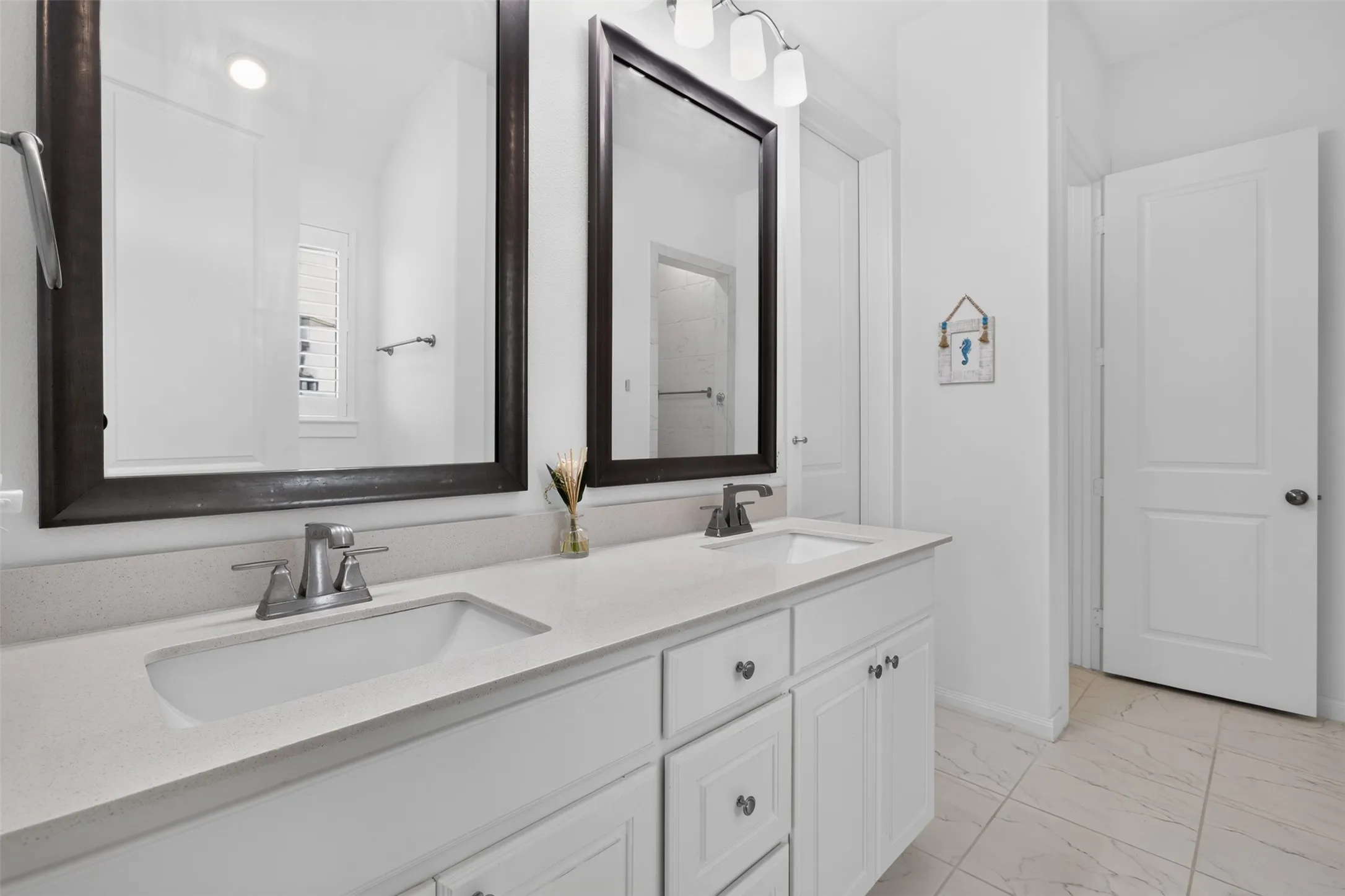 Single Family Residence For Sale in Denton County , 4804 Haven Ridge Road, Carrollton, Texas 75010, 3 Bedroom, 2 Bathroom, 2 Garage spaces, 1,850 Sqft, built in 2018, mls#21335569, Real Estate Agent in Carrollton, Homes For Sale in Denton county, Homes For Sale in Carrollton, Realtor in Carrollton Texas, Real Estate Brokerage Independent Realty Texas, Luminita Cordes Realtor