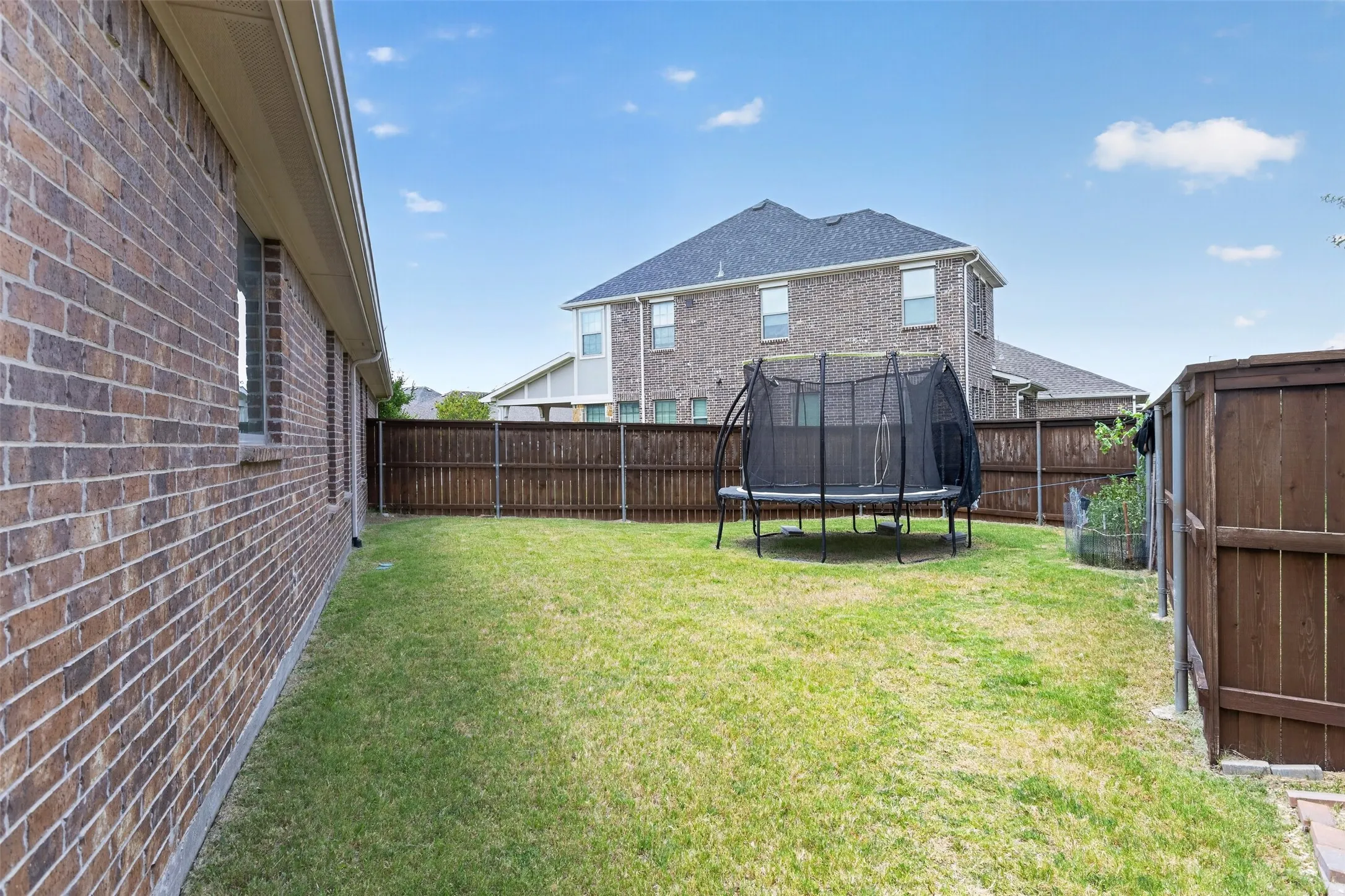 Single Family Residence For Sale in Denton County , 4804 Haven Ridge Road, Carrollton, Texas 75010, 3 Bedroom, 2 Bathroom, 2 Garage spaces, 1,850 Sqft, built in 2018, mls#21335569, Real Estate Agent in Carrollton, Homes For Sale in Denton county, Homes For Sale in Carrollton, Realtor in Carrollton Texas, Real Estate Brokerage Independent Realty Texas, Luminita Cordes Realtor