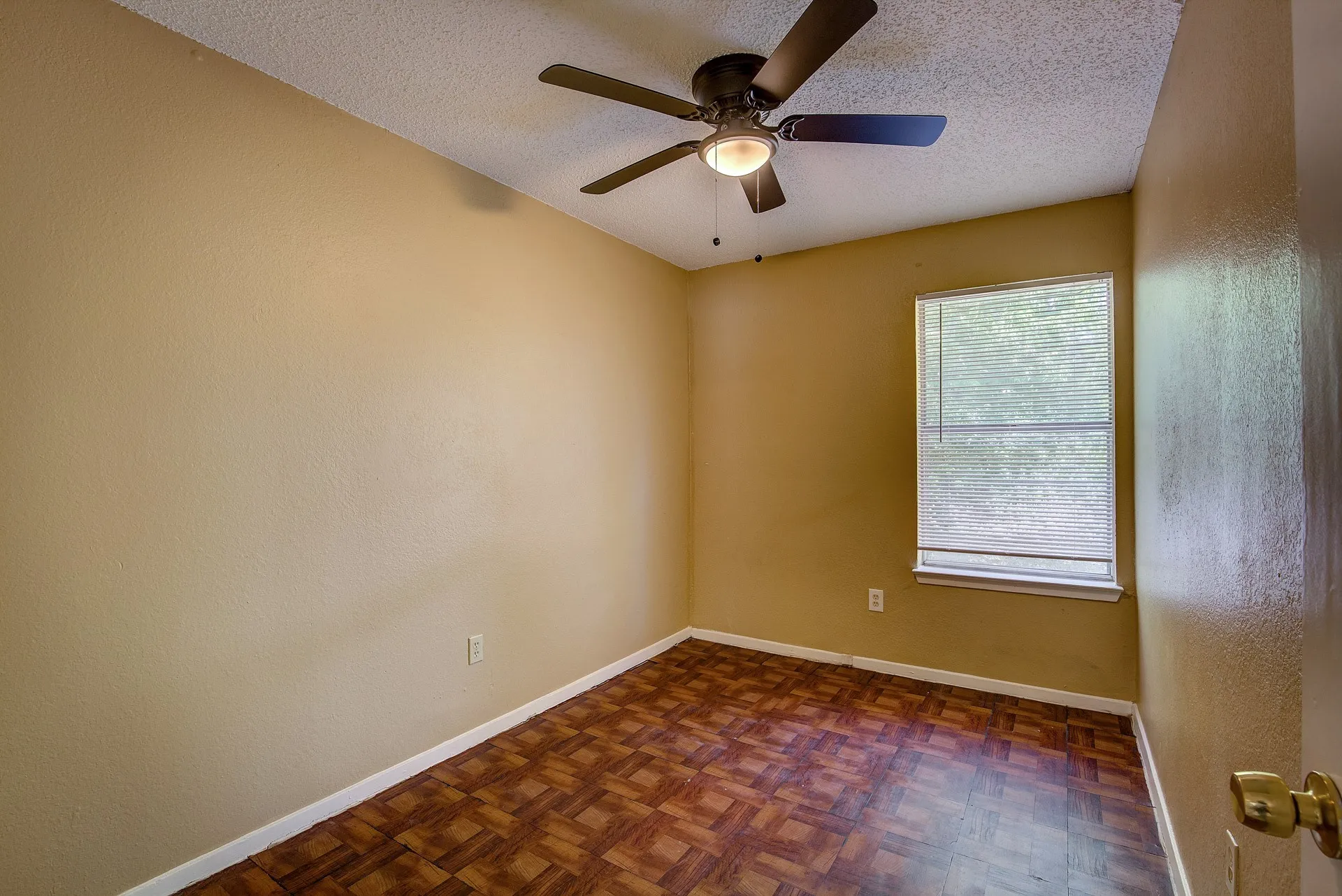 Duplex For Rent in Tarrant County , 2700 S Adams Street, Fort Worth, Texas 76110, 2 Bedroom, 1 Bathroom, Garage spaces, 1,360 Sqft, built in 1983, mls#21349893, Real Estate Agent in Fort Worth, Homes For Rent in Tarrant county, Homes For Rent in Fort Worth, Realtor in Fort Worth Texas, Real Estate Brokerage Independent Realty Texas, Luminita Cordes Realtor