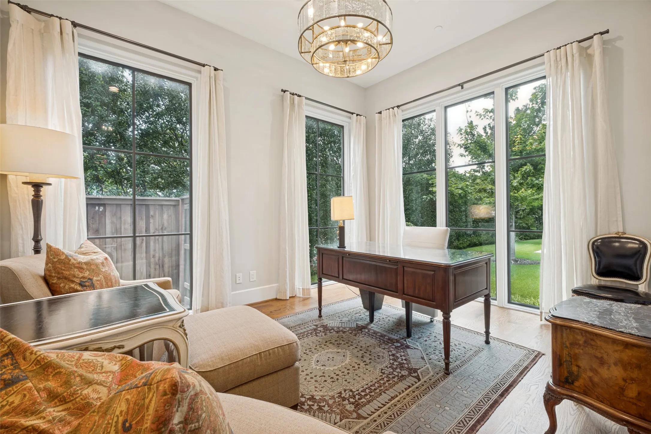 Single Family Residence For Sale in Dallas County , 4045 Glenwick Lane, University Park, Texas 75205, 3 Bedroom, 4 Bathroom, 2 Garage spaces, 4,040 Sqft, built in 2014, mls#21347455, Real Estate Agent in University Park, Homes For Sale in Dallas county, Homes For Sale in University Park, Realtor in University Park Texas, Real Estate Brokerage Independent Realty Texas, Luminita Cordes Realtor
