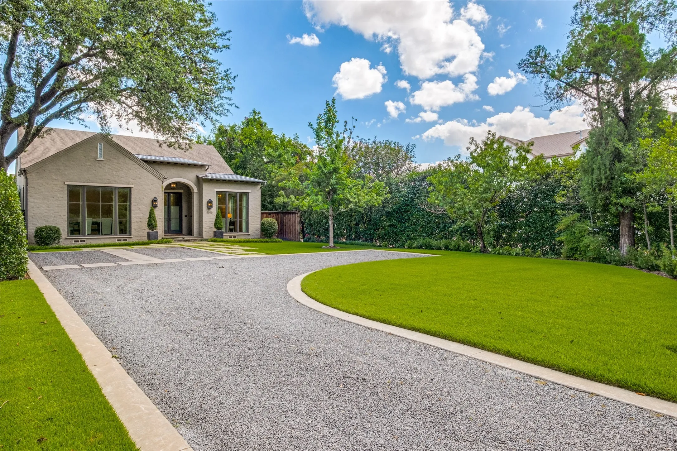 Single Family Residence For Sale in Dallas County , 4045 Glenwick Lane, University Park, Texas 75205, 3 Bedroom, 4 Bathroom, 2 Garage spaces, 4,040 Sqft, built in 2014, mls#21347455, Real Estate Agent in University Park, Homes For Sale in Dallas county, Homes For Sale in University Park, Realtor in University Park Texas, Real Estate Brokerage Independent Realty Texas, Luminita Cordes Realtor