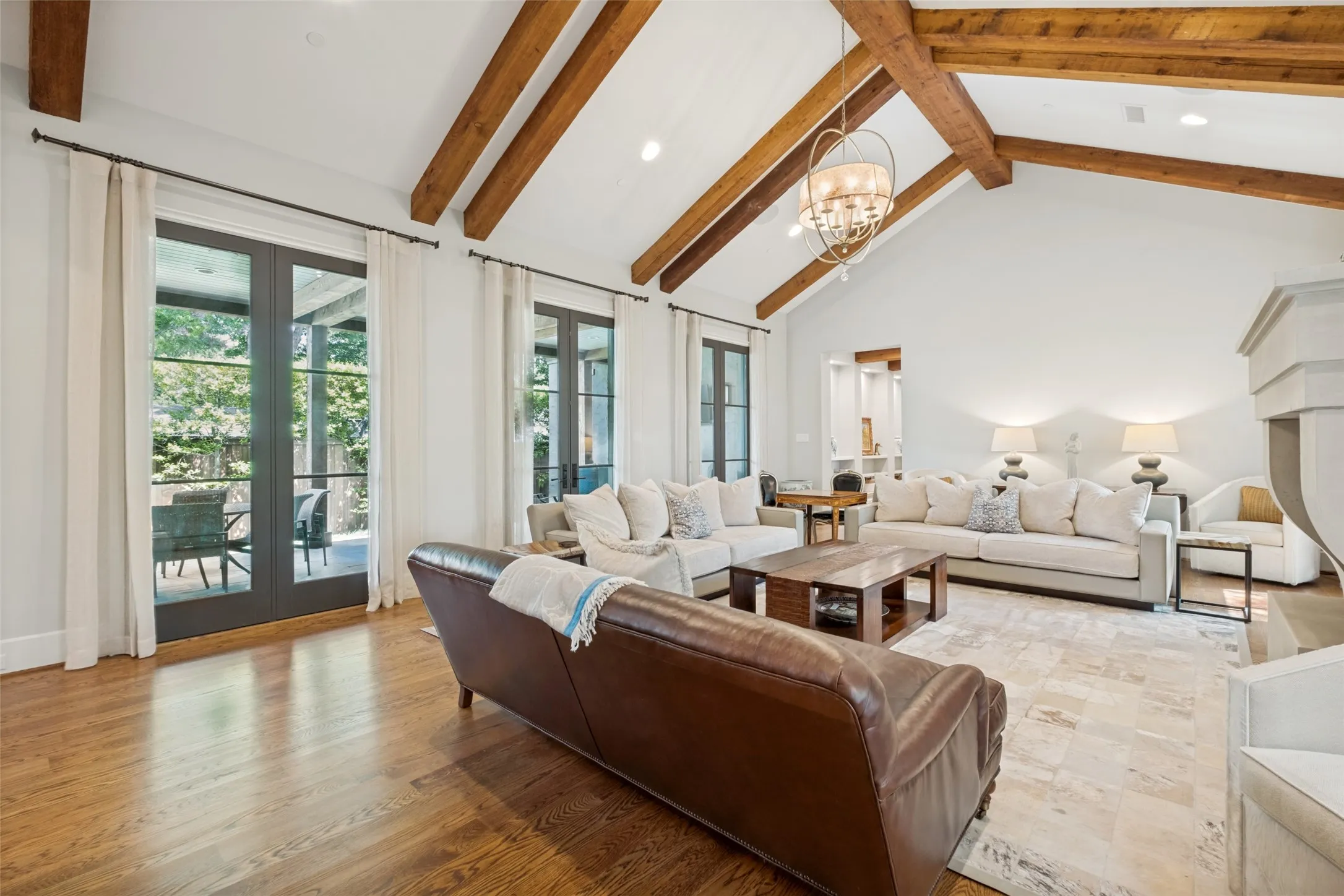 Single Family Residence For Sale in Dallas County , 4045 Glenwick Lane, University Park, Texas 75205, 3 Bedroom, 4 Bathroom, 2 Garage spaces, 4,040 Sqft, built in 2014, mls#21347455, Real Estate Agent in University Park, Homes For Sale in Dallas county, Homes For Sale in University Park, Realtor in University Park Texas, Real Estate Brokerage Independent Realty Texas, Luminita Cordes Realtor