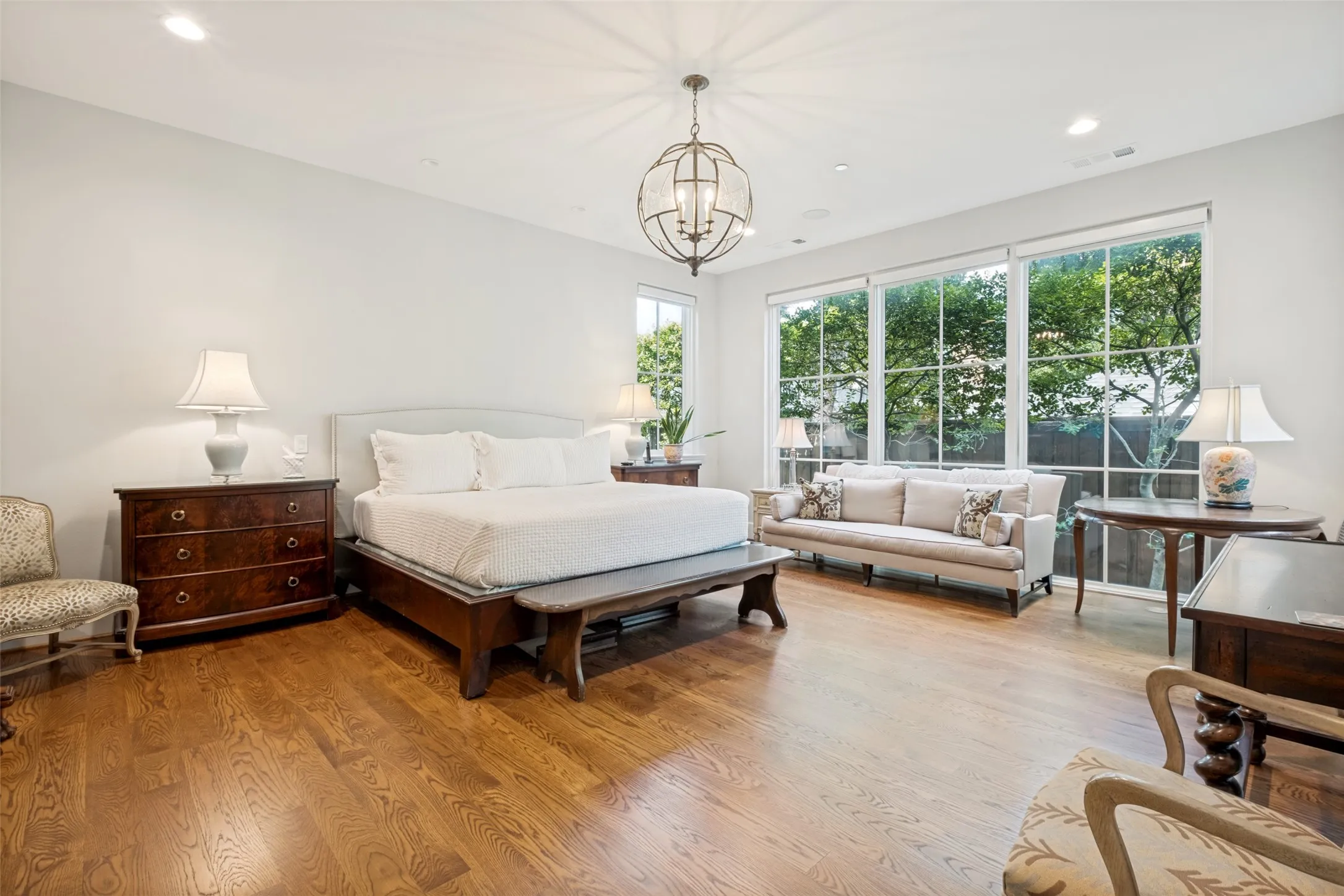 Single Family Residence For Sale in Dallas County , 4045 Glenwick Lane, University Park, Texas 75205, 3 Bedroom, 4 Bathroom, 2 Garage spaces, 4,040 Sqft, built in 2014, mls#21347455, Real Estate Agent in University Park, Homes For Sale in Dallas county, Homes For Sale in University Park, Realtor in University Park Texas, Real Estate Brokerage Independent Realty Texas, Luminita Cordes Realtor